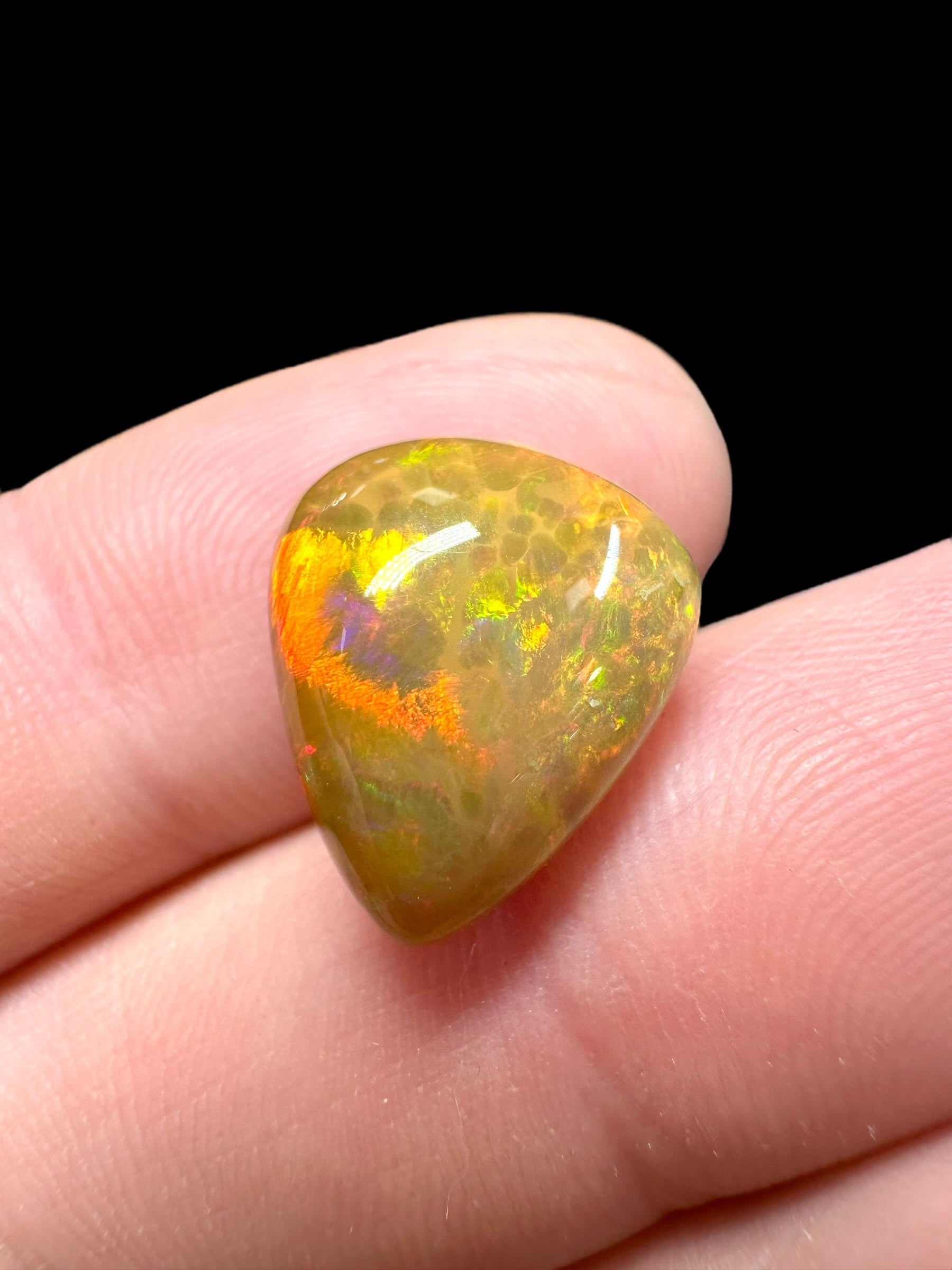 Precious opal cabochon 6,85ct – Welo, Ethiopia - OPK026