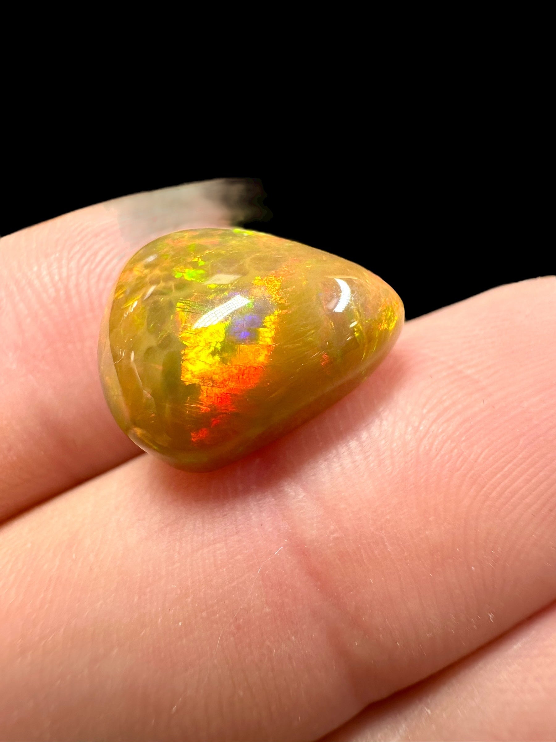 Precious opal cabochon 6,85ct – Welo, Ethiopia - OPK026
