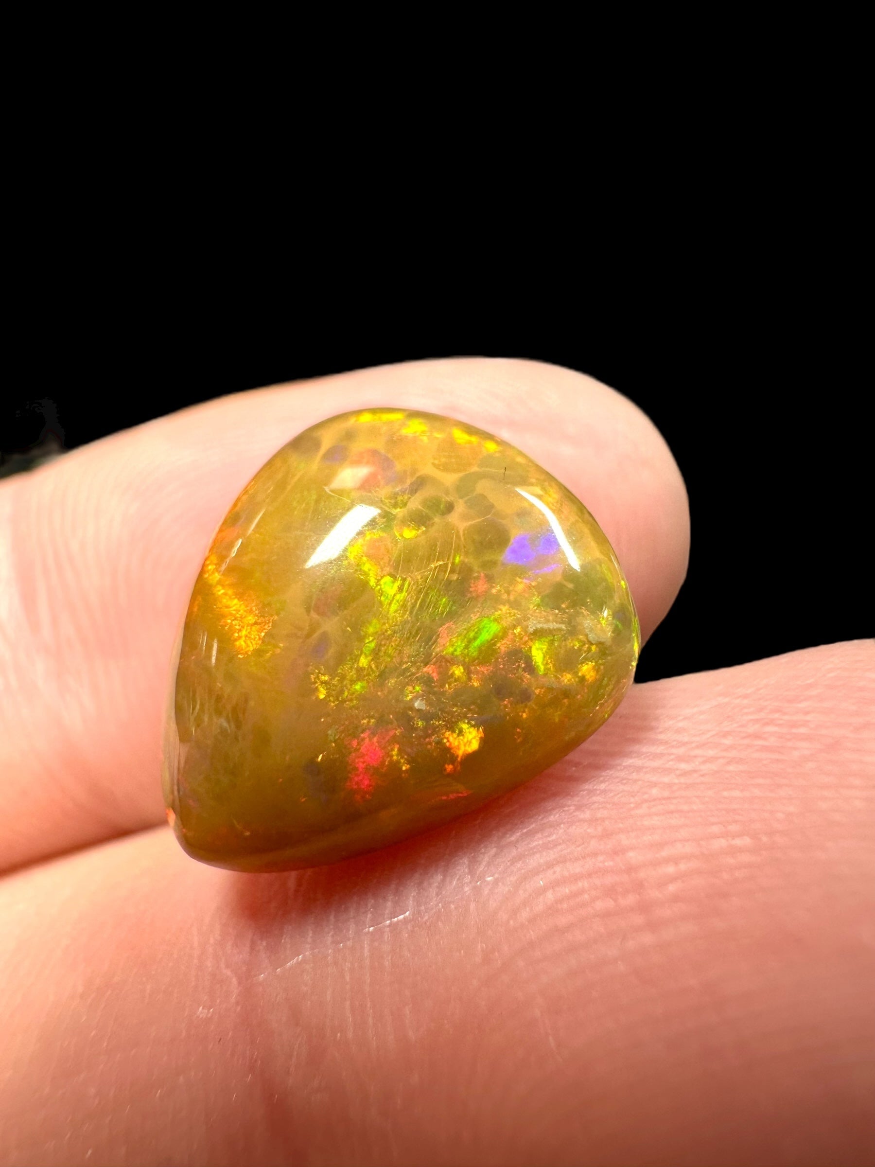 Precious opal cabochon 6,85ct – Welo, Ethiopia - OPK026