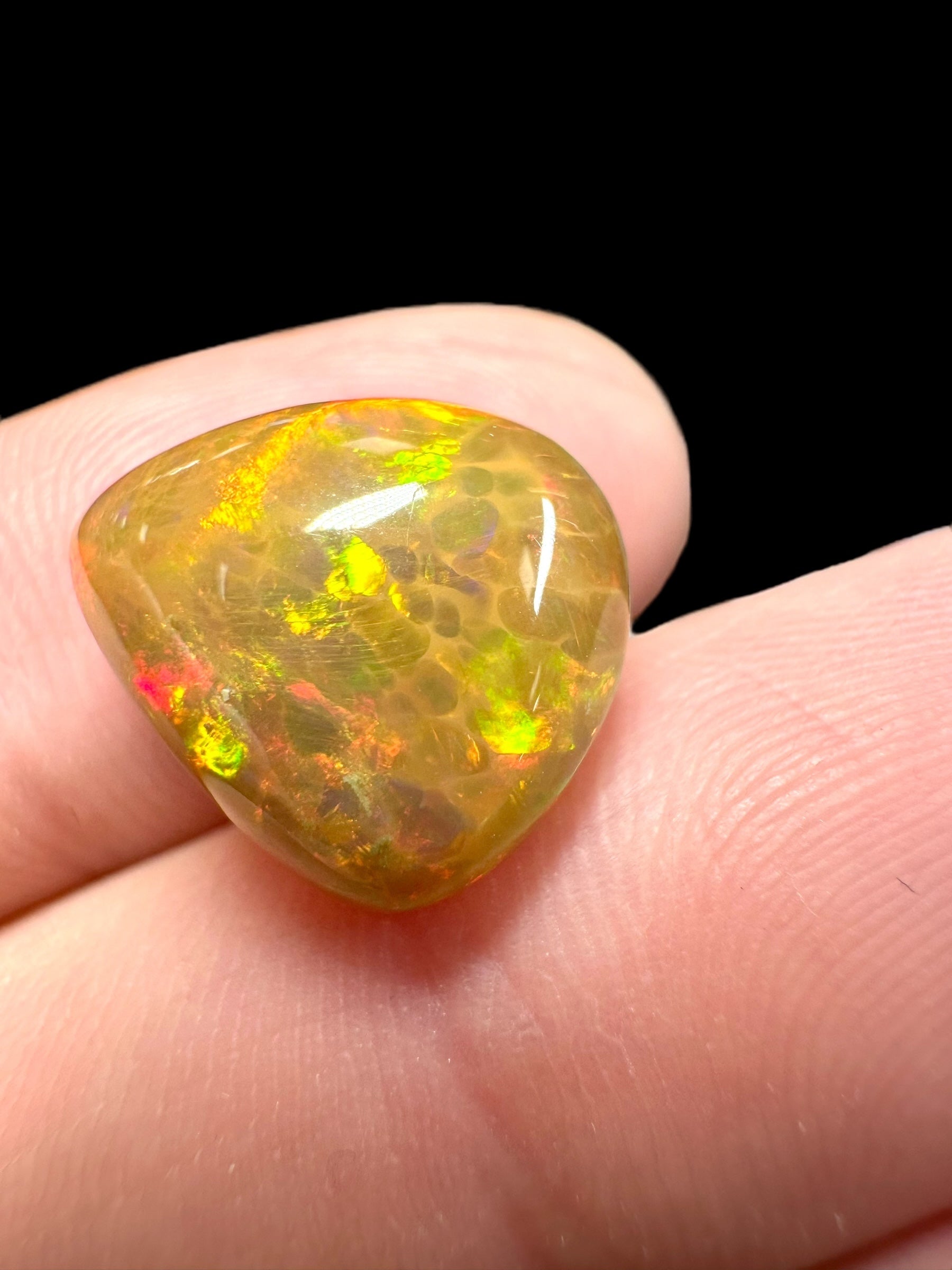 Precious opal cabochon 6,85ct – Welo, Ethiopia - OPK026