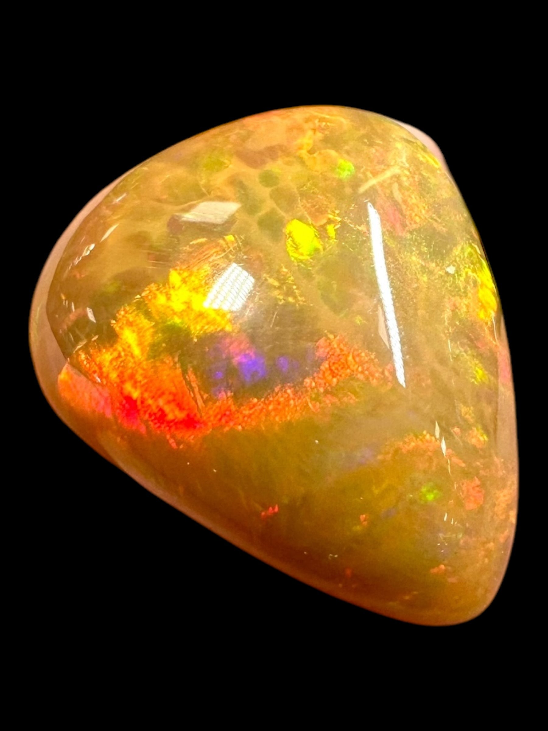 Precious opal cabochon 6,85ct – Welo, Ethiopia