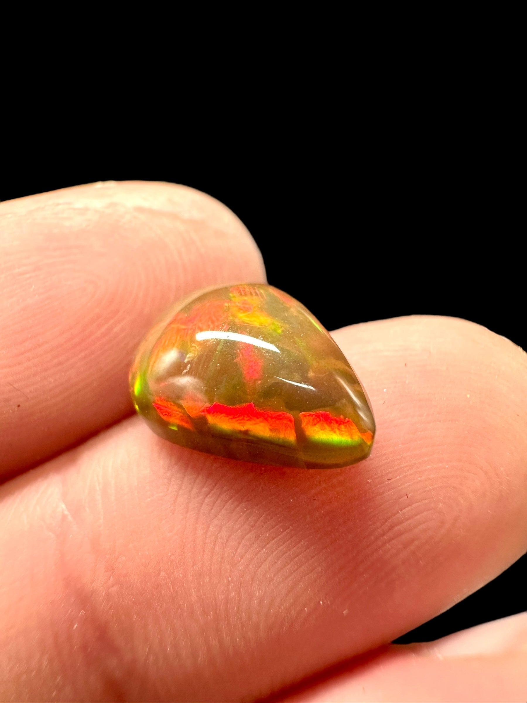 Precious opal cabochon 3,6ct – Welo, Ethiopia - OPK027