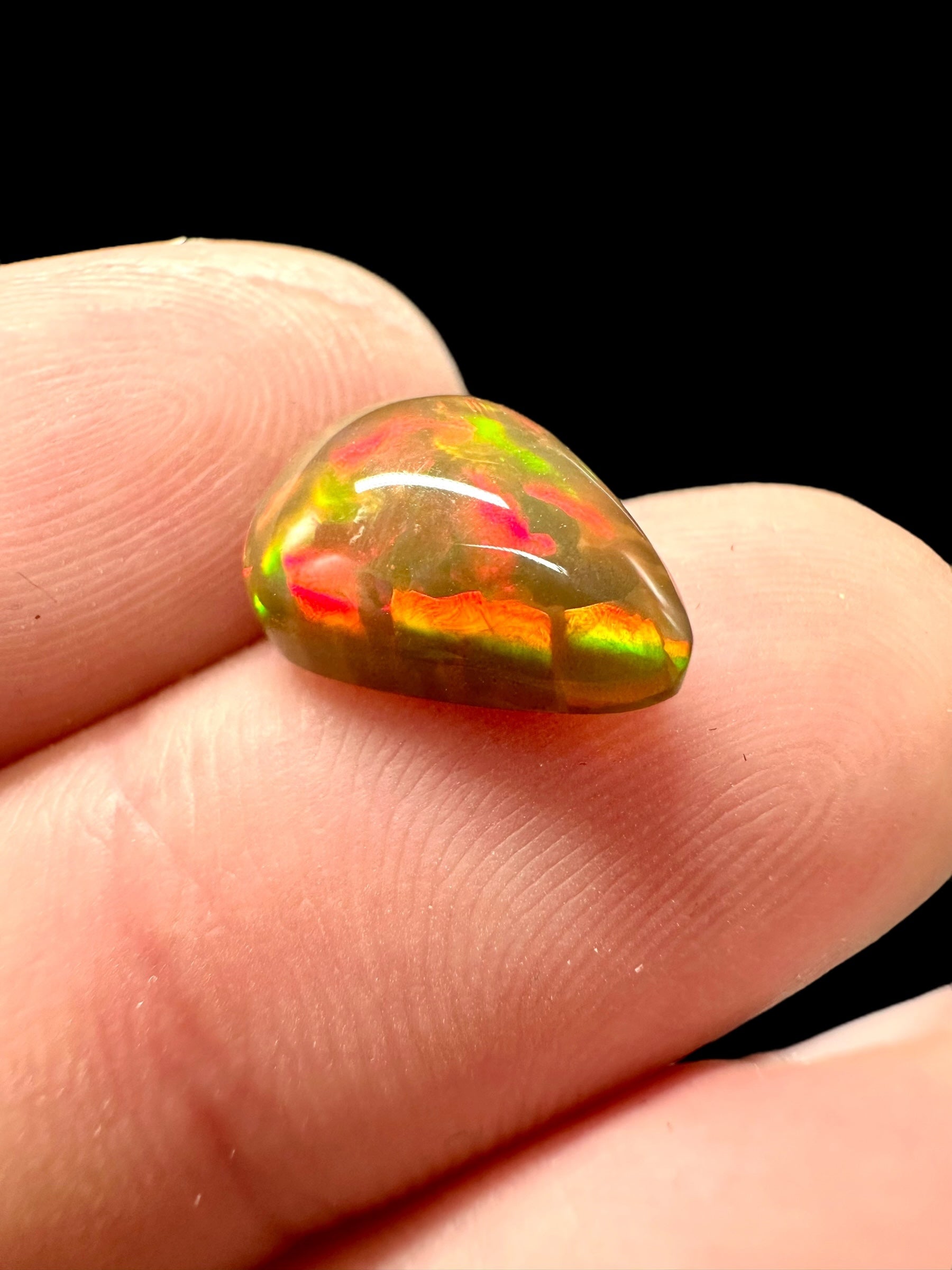 Precious opal cabochon 3,6ct – Welo, Ethiopia - OPK027