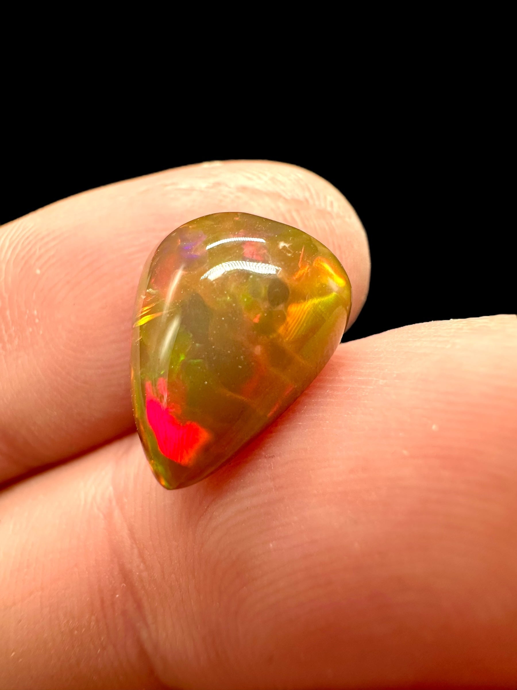 Precious opal cabochon 3,6ct – Welo, Ethiopia - OPK027