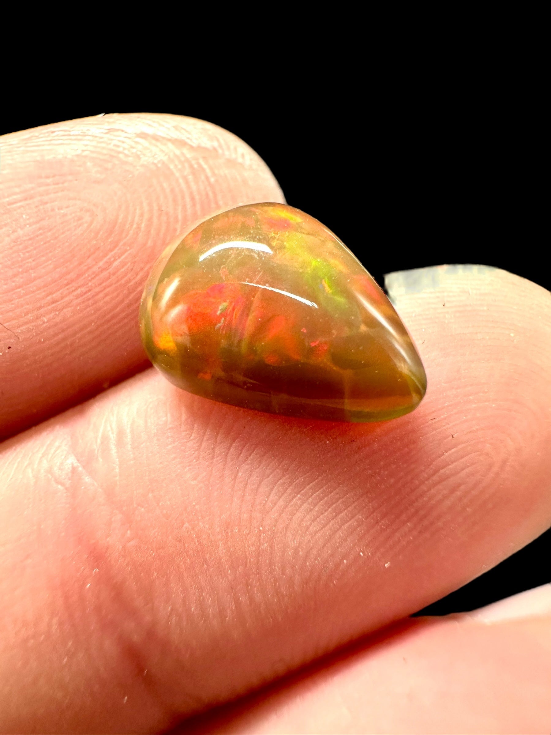 Precious opal cabochon 3,6ct – Welo, Ethiopia - OPK027