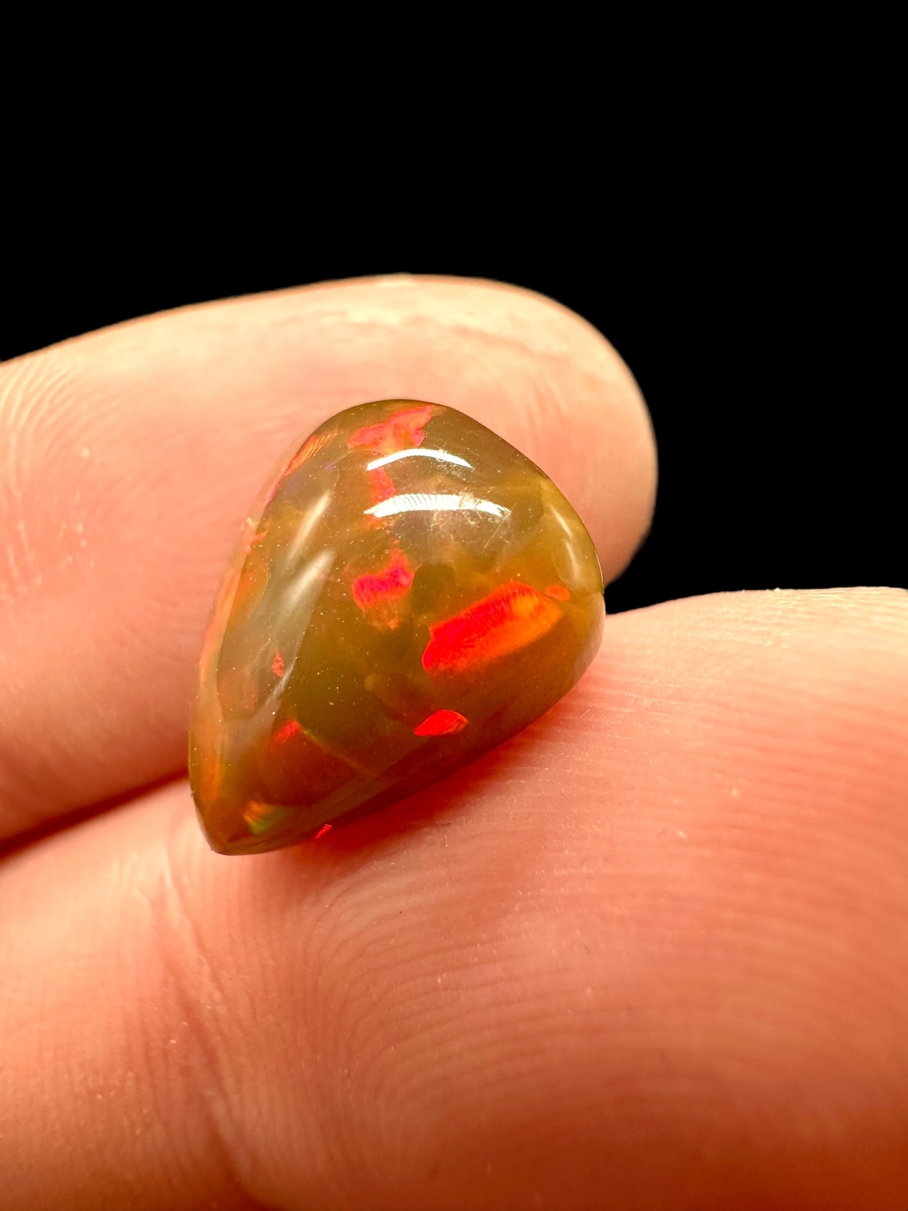 Precious opal cabochon 3,6ct – Welo, Ethiopia - OPK027