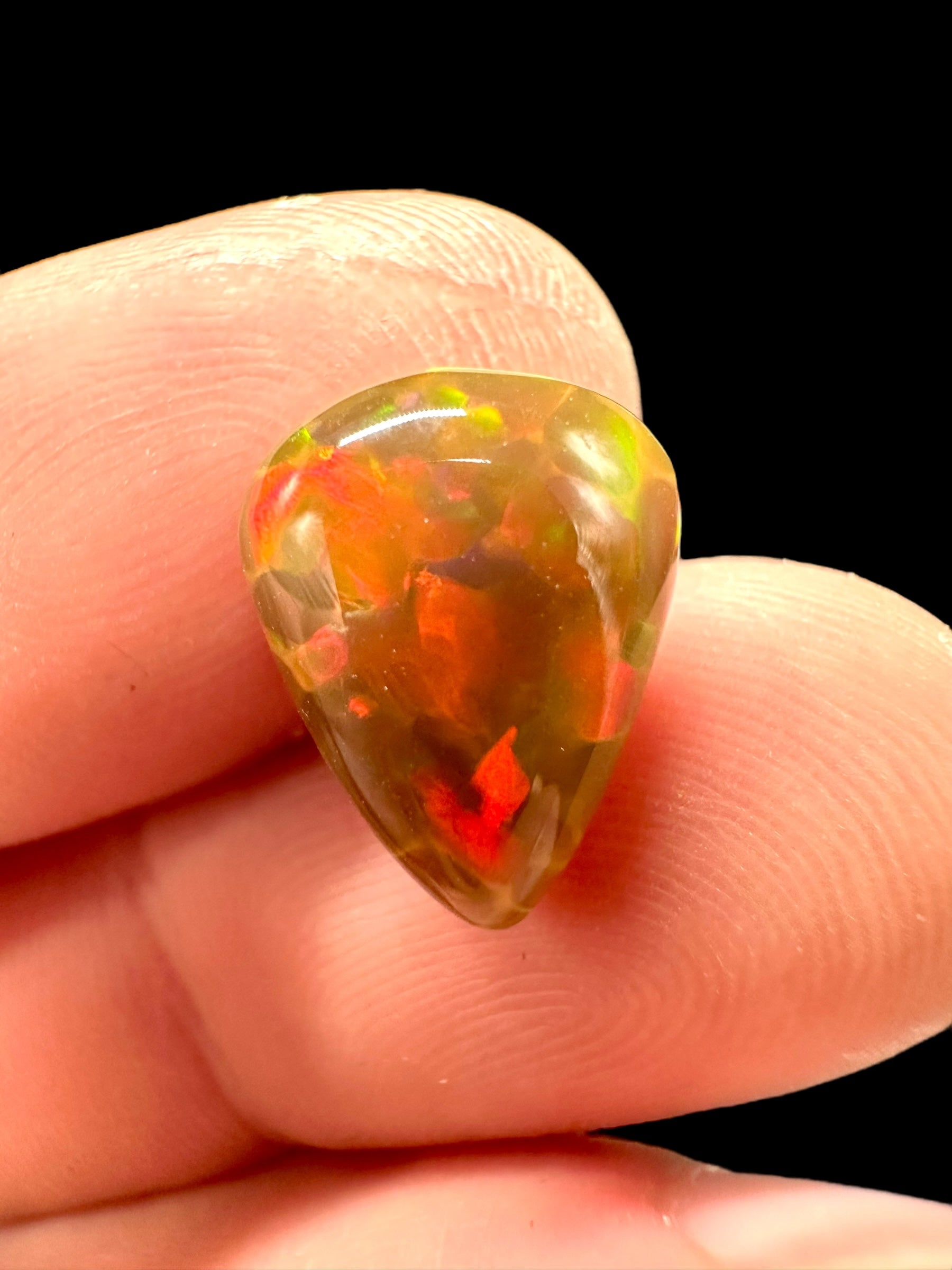 Precious opal cabochon 3,6ct – Welo, Ethiopia - OPK027