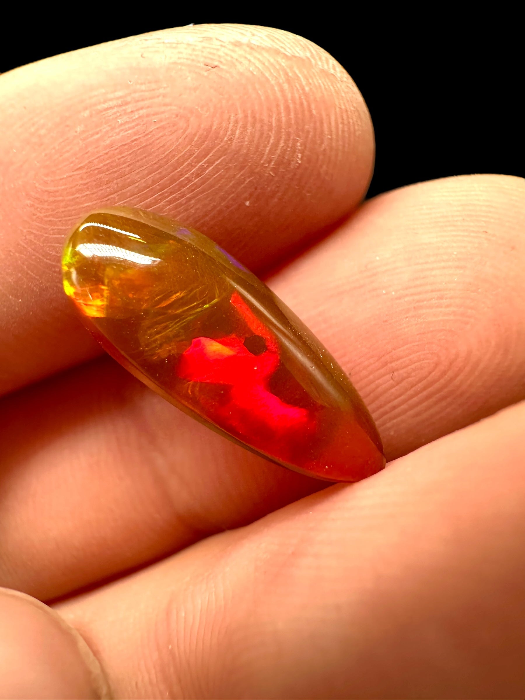 Precious opal cabochon 2,4ct – Welo, Ethiopia - OPK028