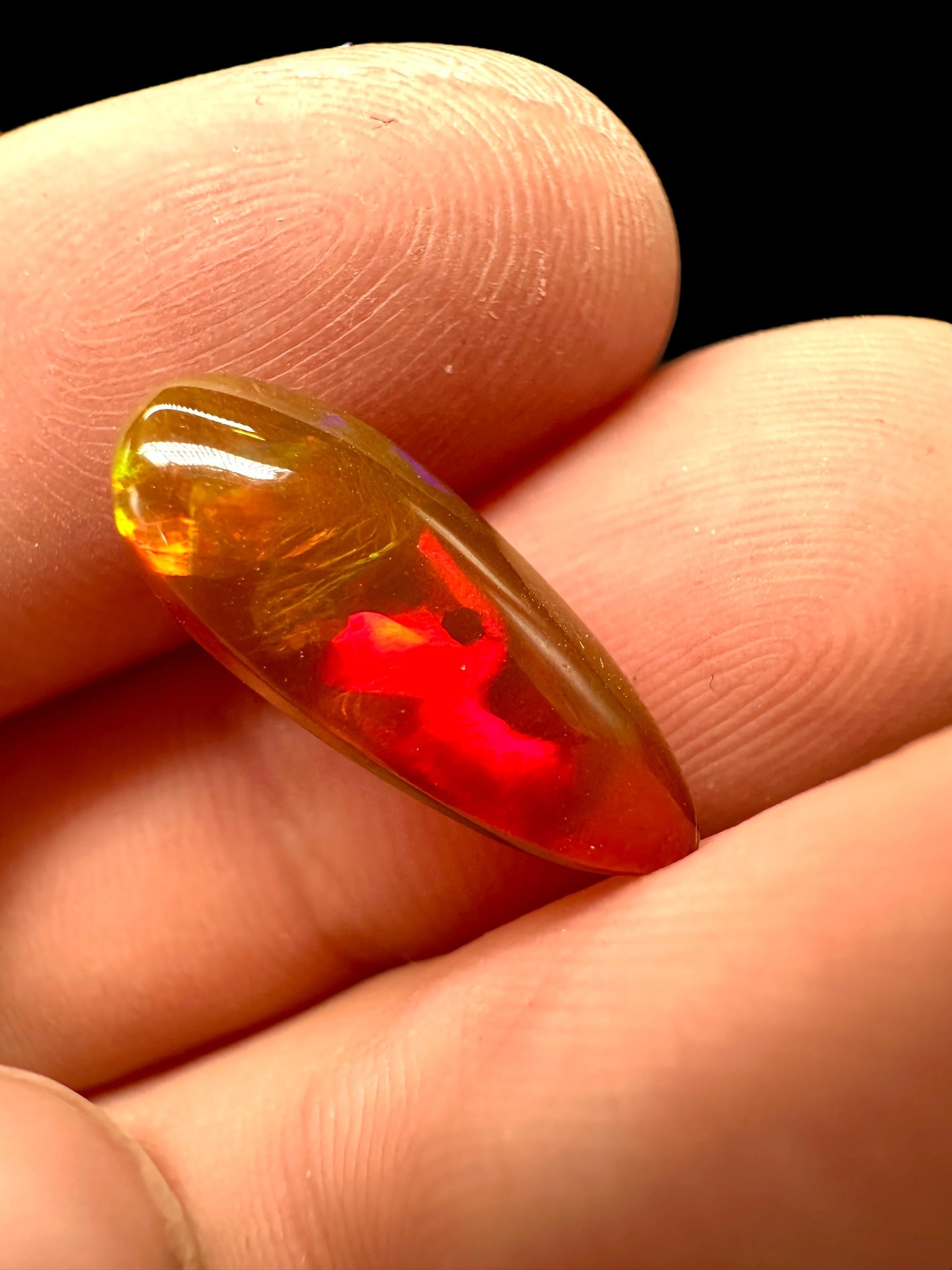 Precious opal cabochon 2,4ct – Welo, Ethiopia - OPK028