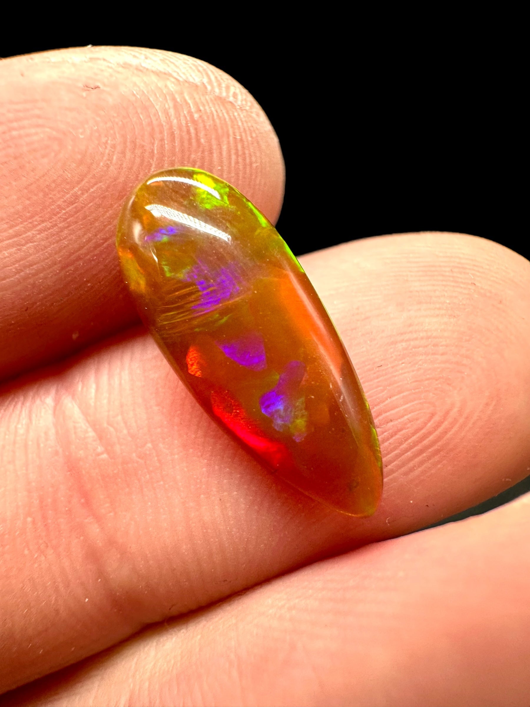 Precious opal cabochon 2,4ct – Welo, Ethiopia - OPK028