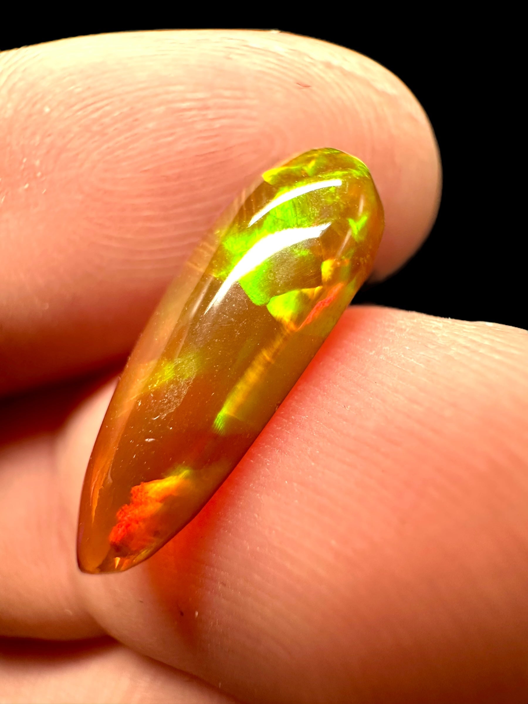 Precious opal cabochon 2,4ct – Welo, Ethiopia - OPK028