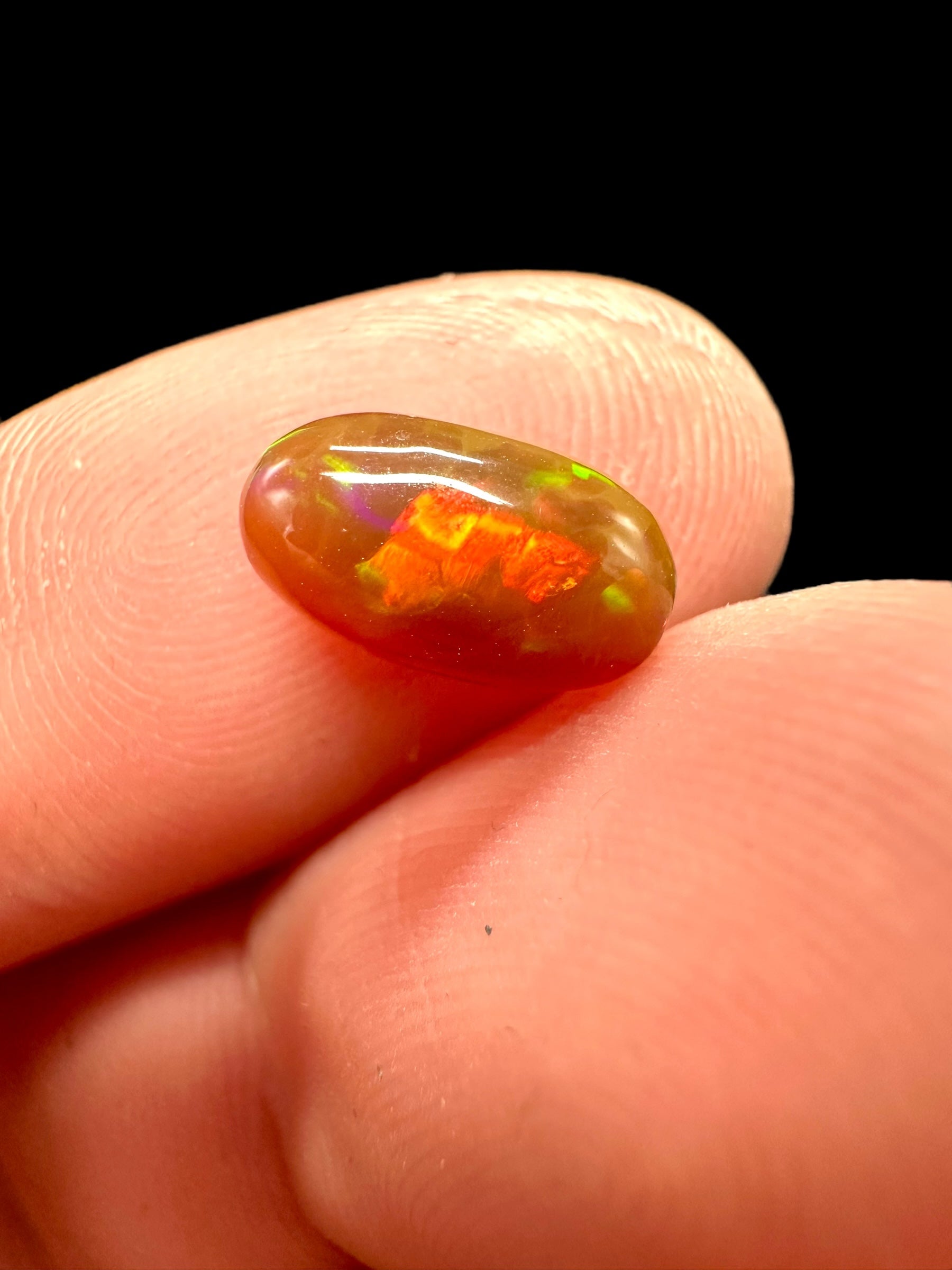 Precious opal cabochon 1,4ct – Welo, Ethiopia - OPK029