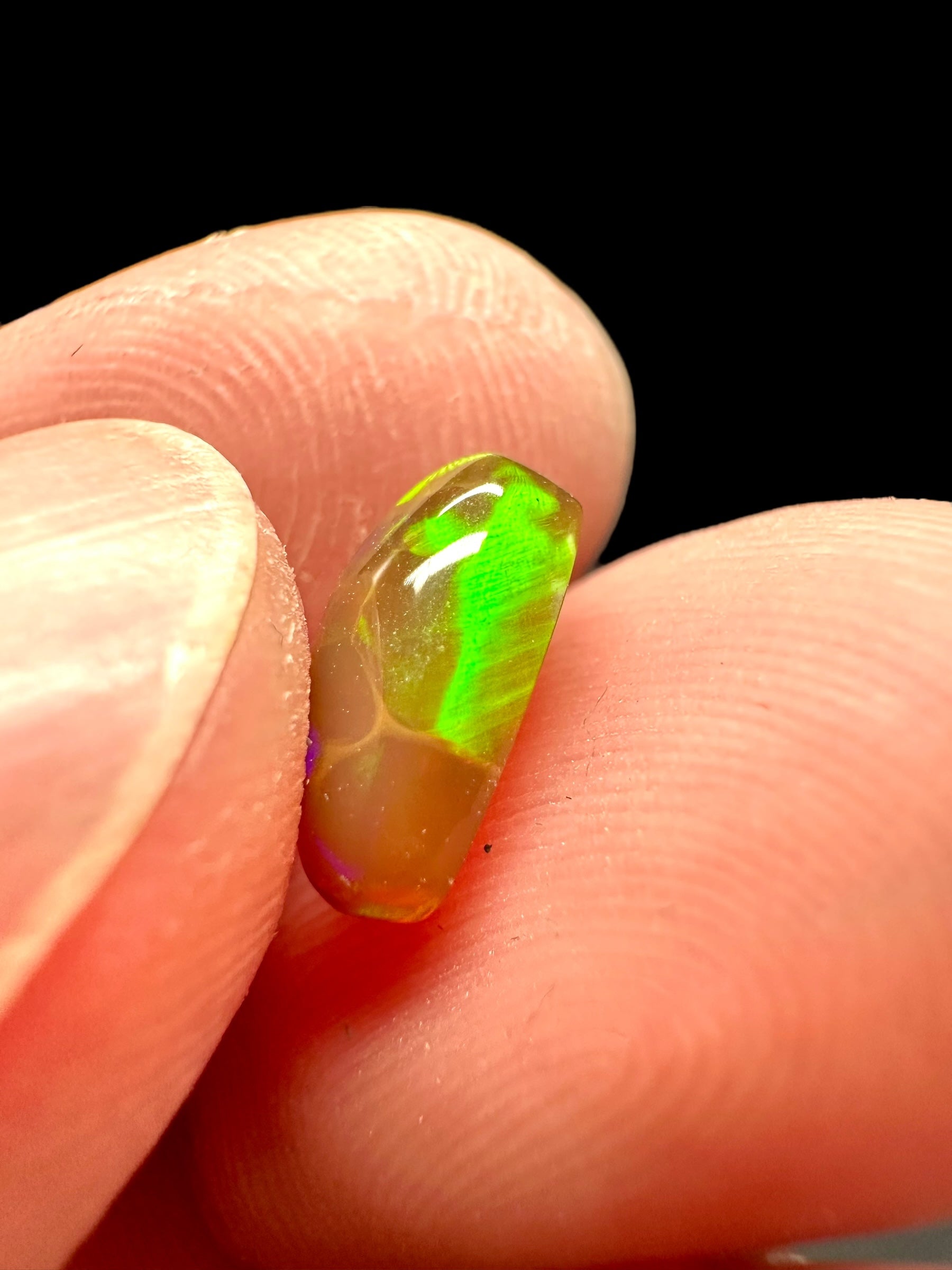Precious opal cabochon 1,4ct – Welo, Ethiopia - OPK029