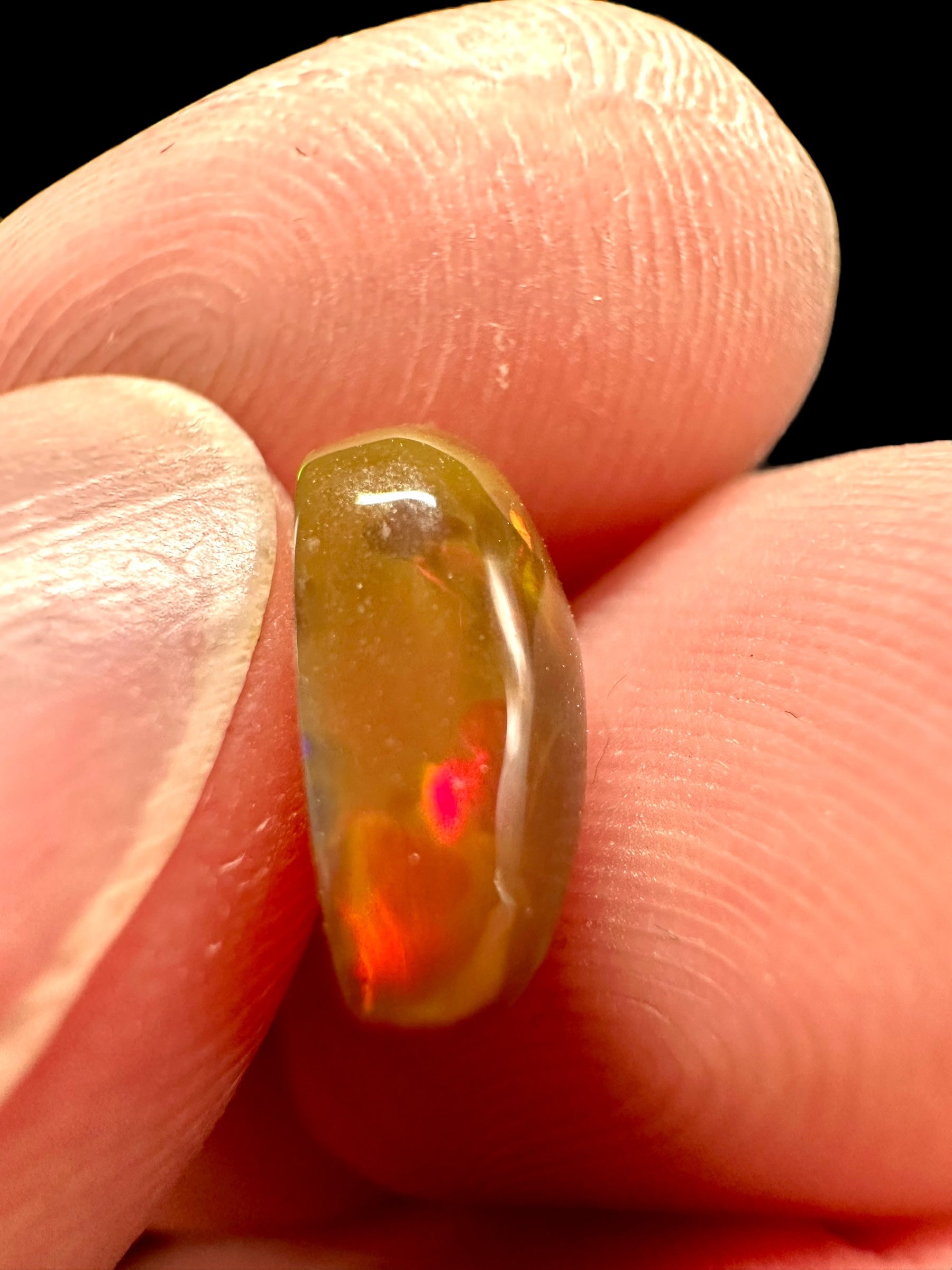 Precious opal cabochon 1,4ct – Welo, Ethiopia - OPK029