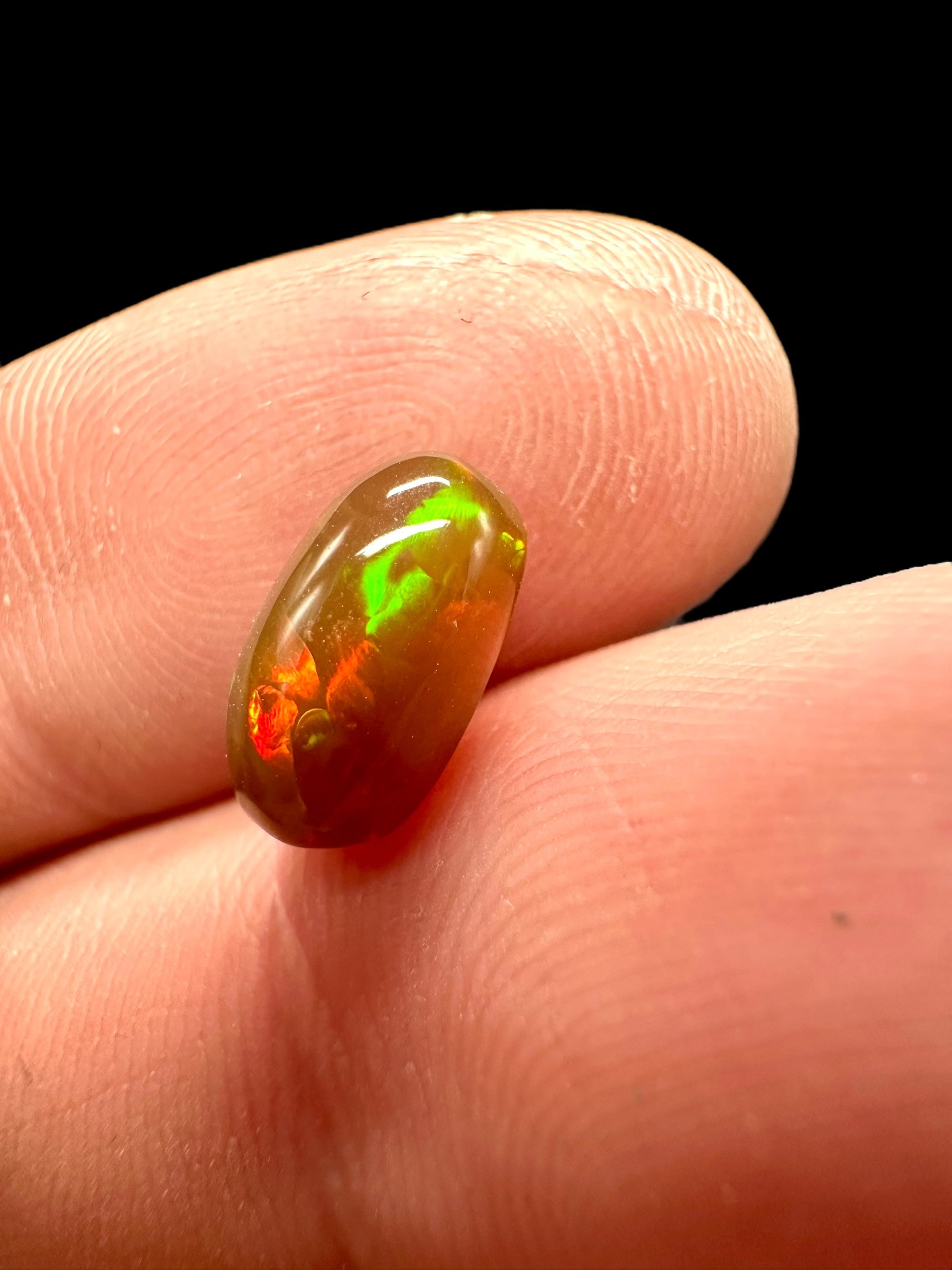 Precious opal cabochon 1,4ct – Welo, Ethiopia - OPK029