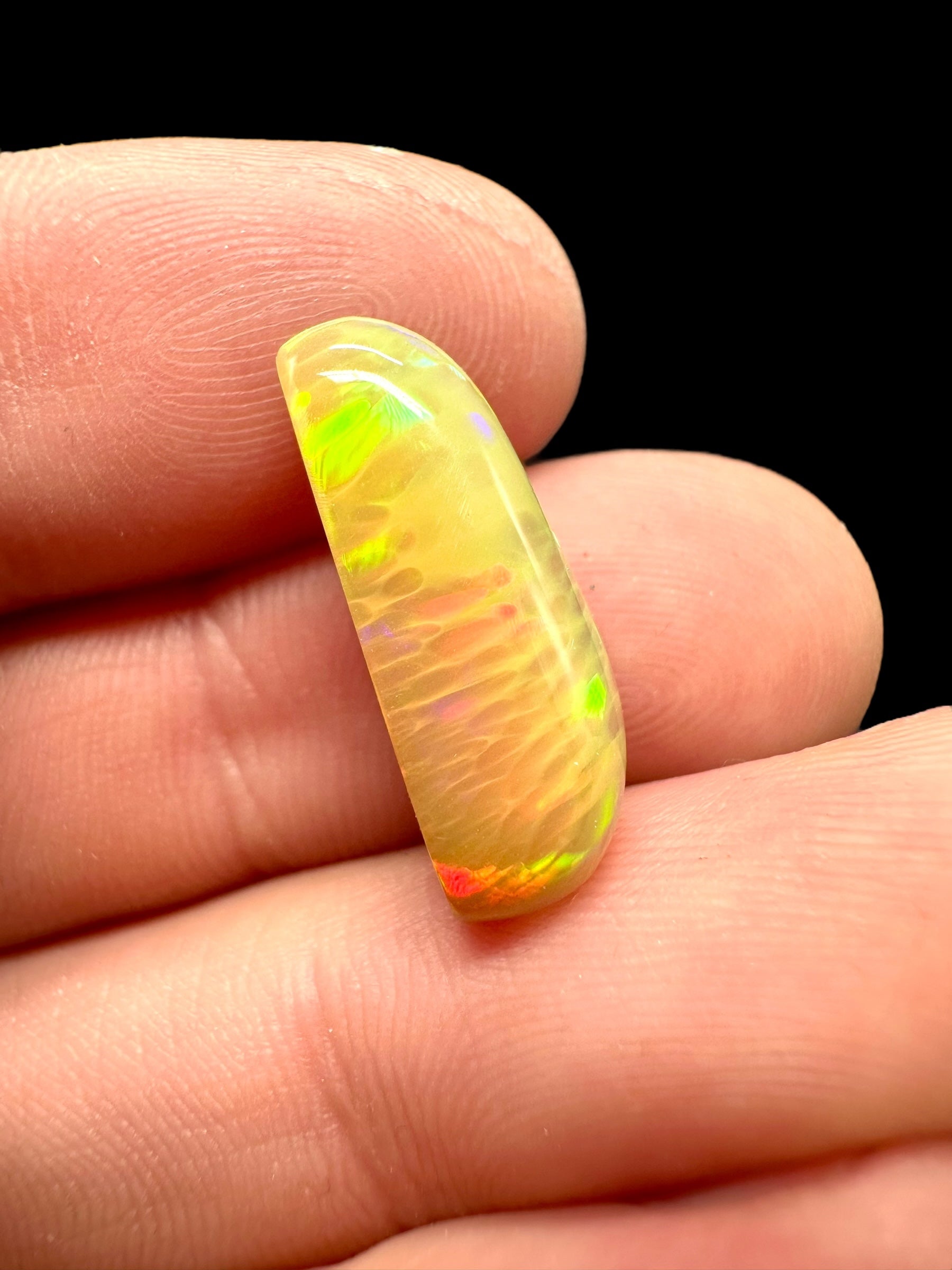 Precious opal cabochon 6,6ct – Welo, Ethiopia - OPK031