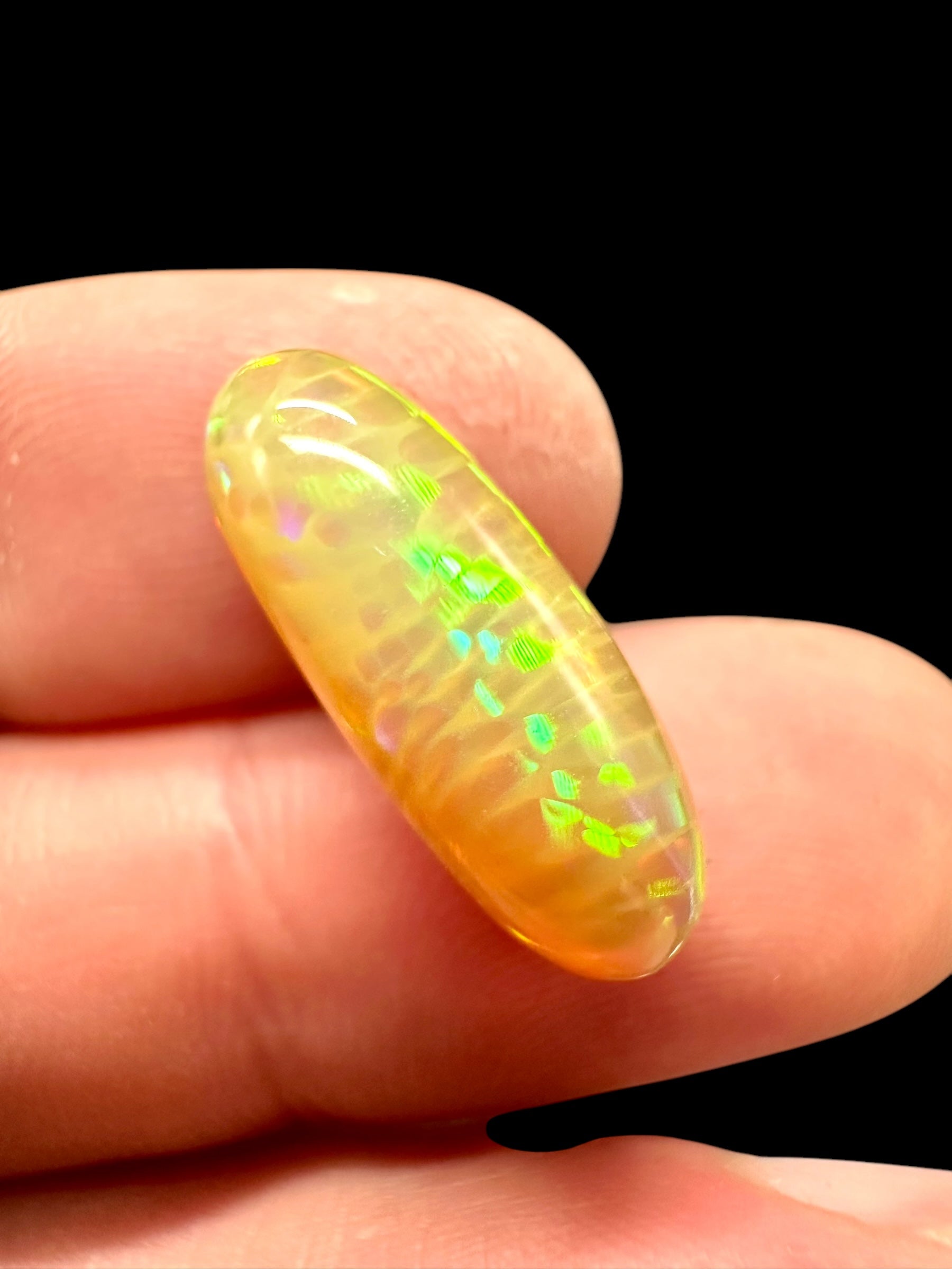Precious opal cabochon 6,6ct – Welo, Ethiopia - OPK031