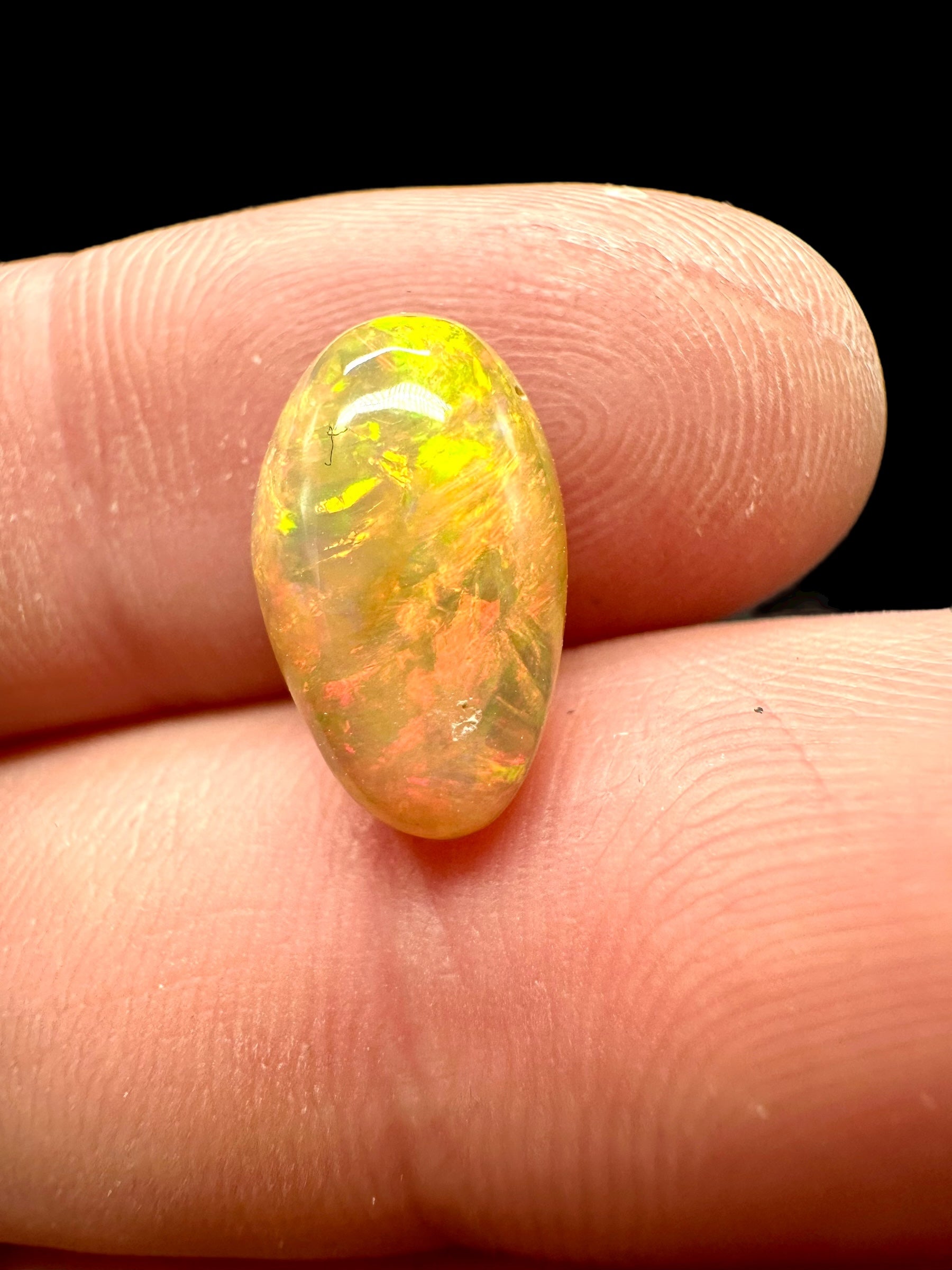 Precious opal cabochon 2,85ct – Welo, Ethiopia - OPK033