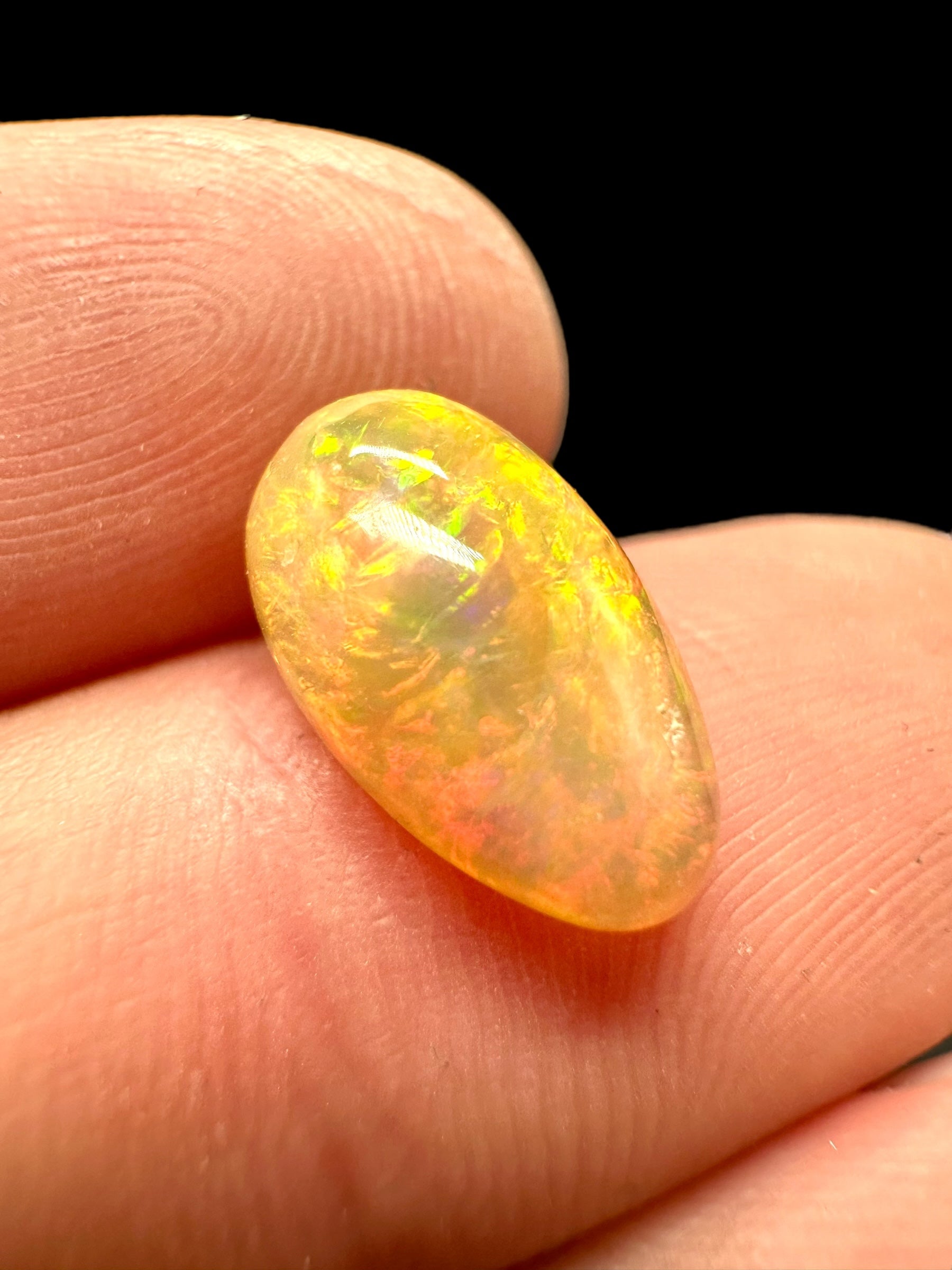 Precious opal cabochon 2,85ct – Welo, Ethiopia - OPK033