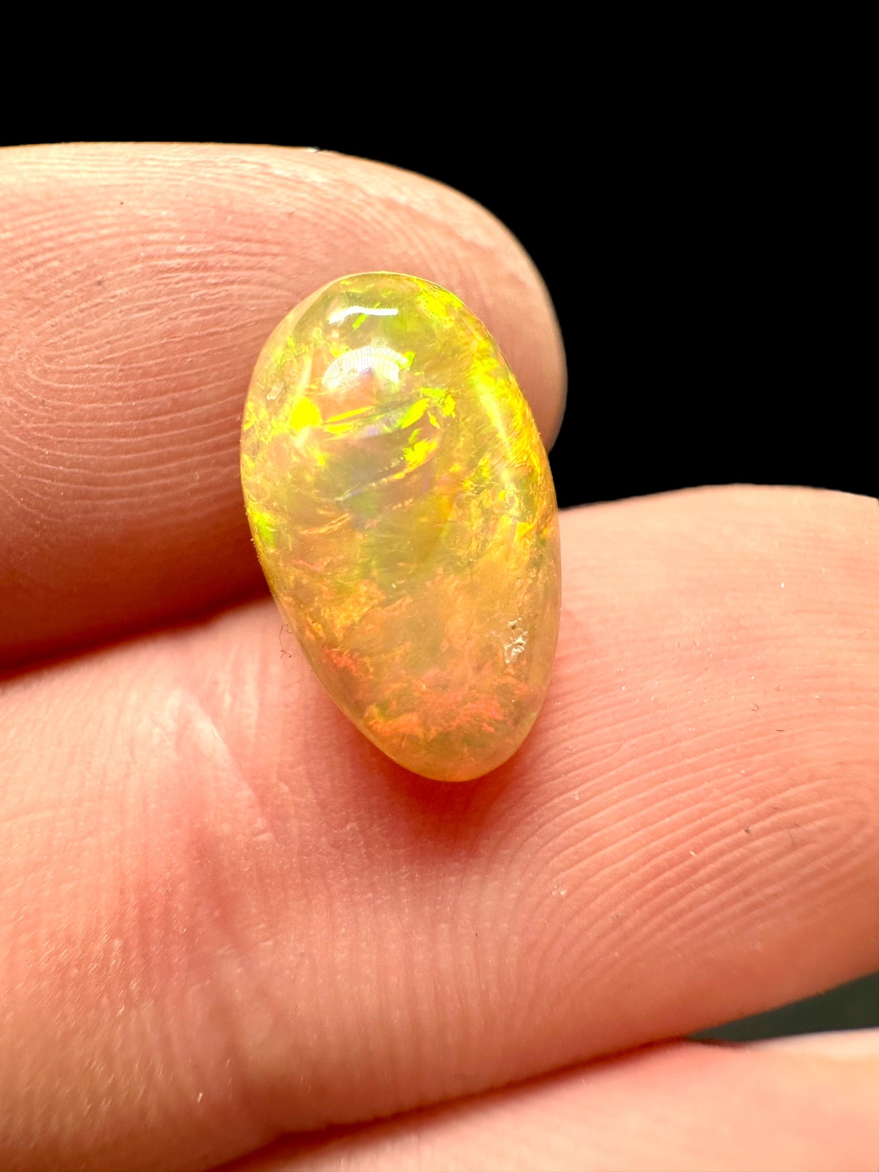 Precious opal cabochon 2,85ct – Welo, Ethiopia - OPK033