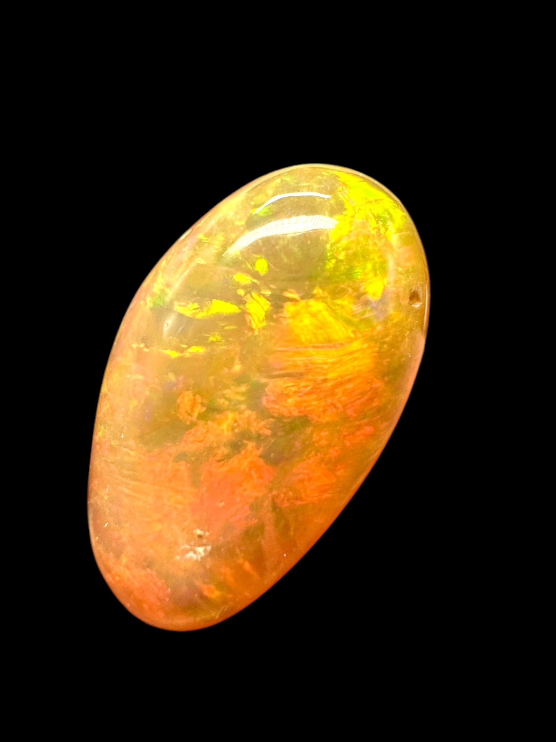 Precious opal cabochon 2,85ct – Welo, Ethiopia