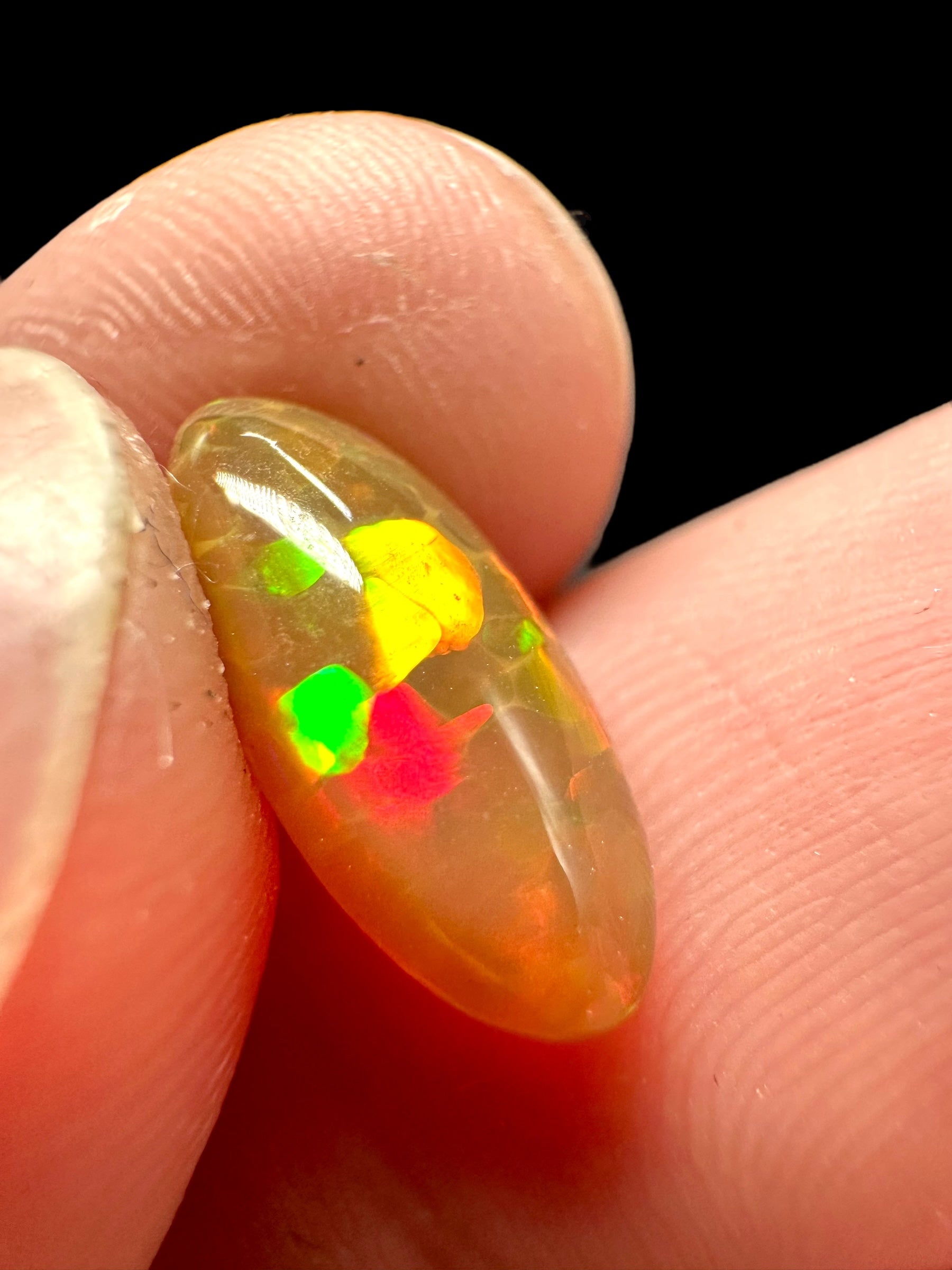 Precious opal cabochon 2,2ct – Welo, Ethiopia - OPK035