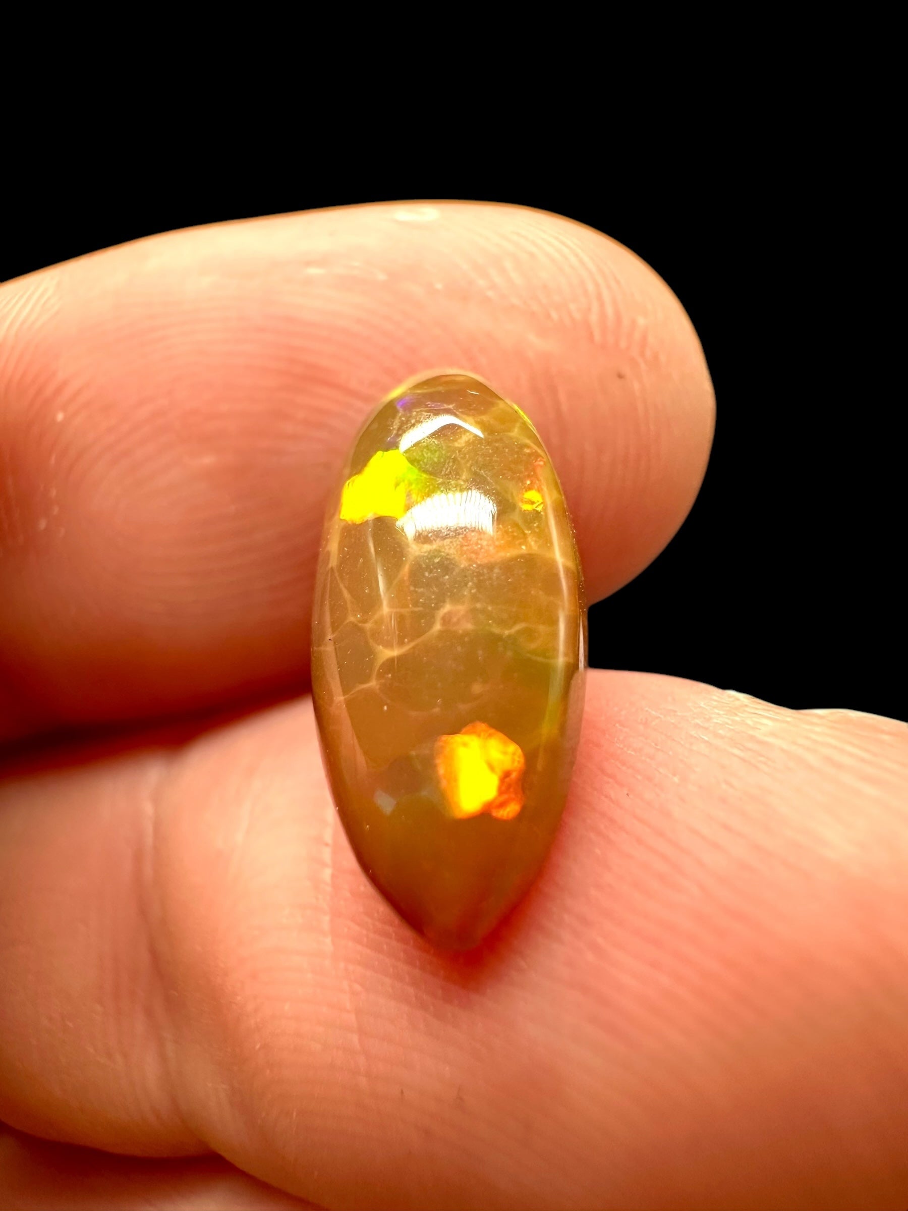 Precious opal cabochon 2,2ct – Welo, Ethiopia - OPK035