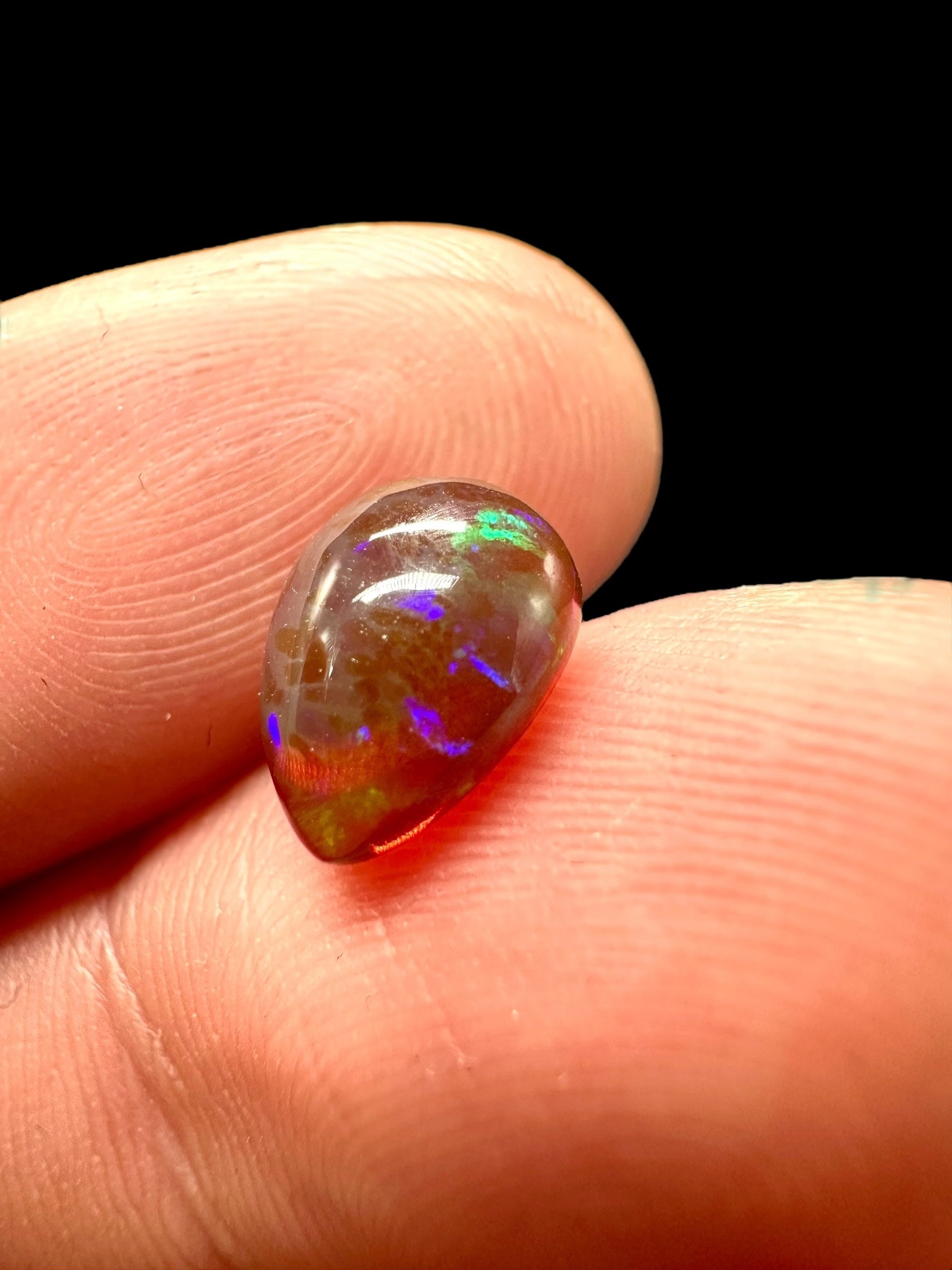 Precious opal cabochon 1,45ct – Welo, Ethiopia - OPK036