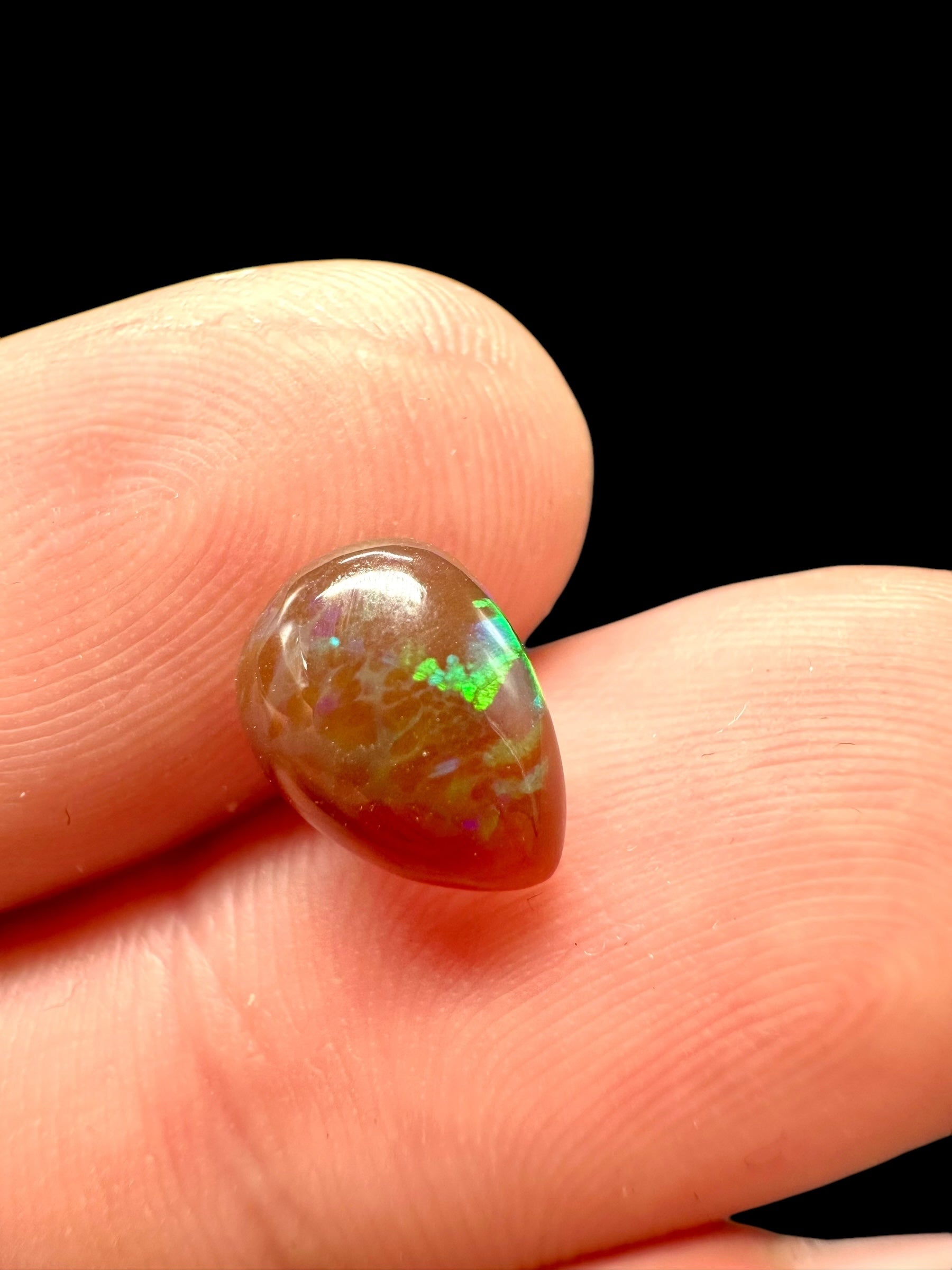 Precious opal cabochon 1,45ct – Welo, Ethiopia - OPK036