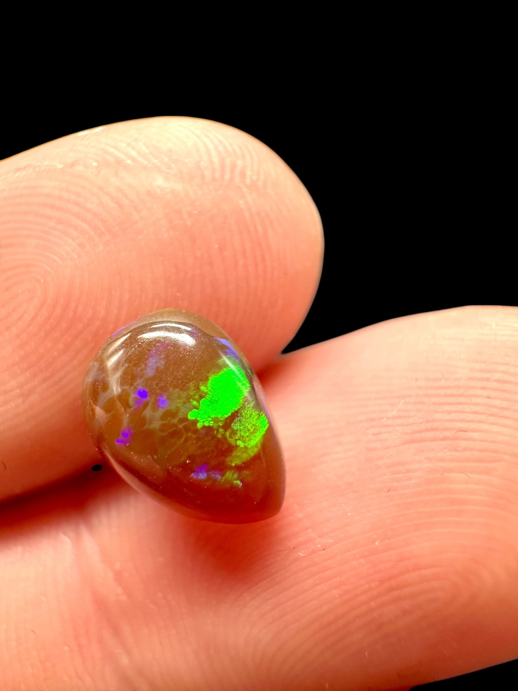 Precious opal cabochon 1,45ct – Welo, Ethiopia - OPK036