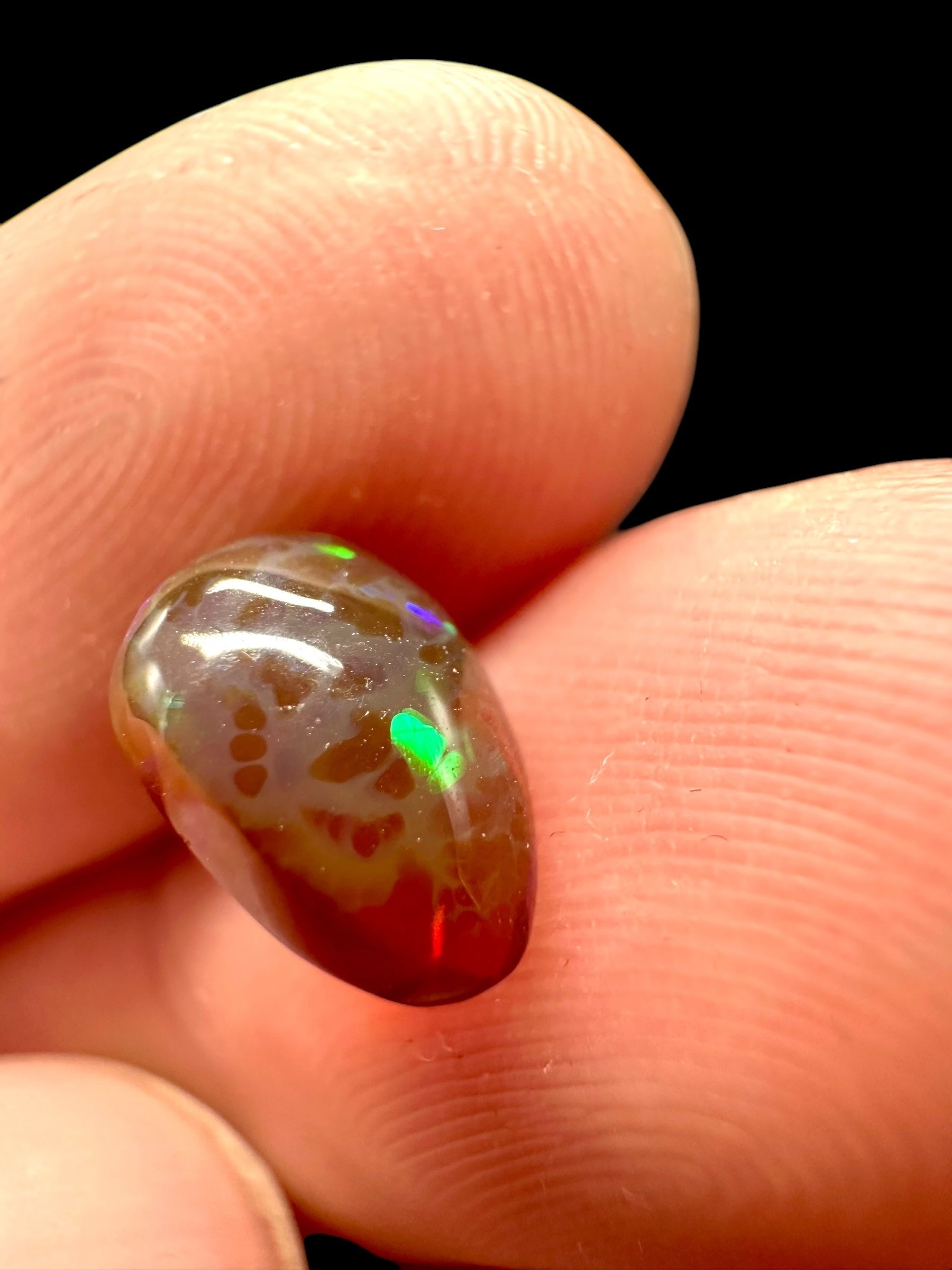 Precious opal cabochon 1,45ct – Welo, Ethiopia - OPK036