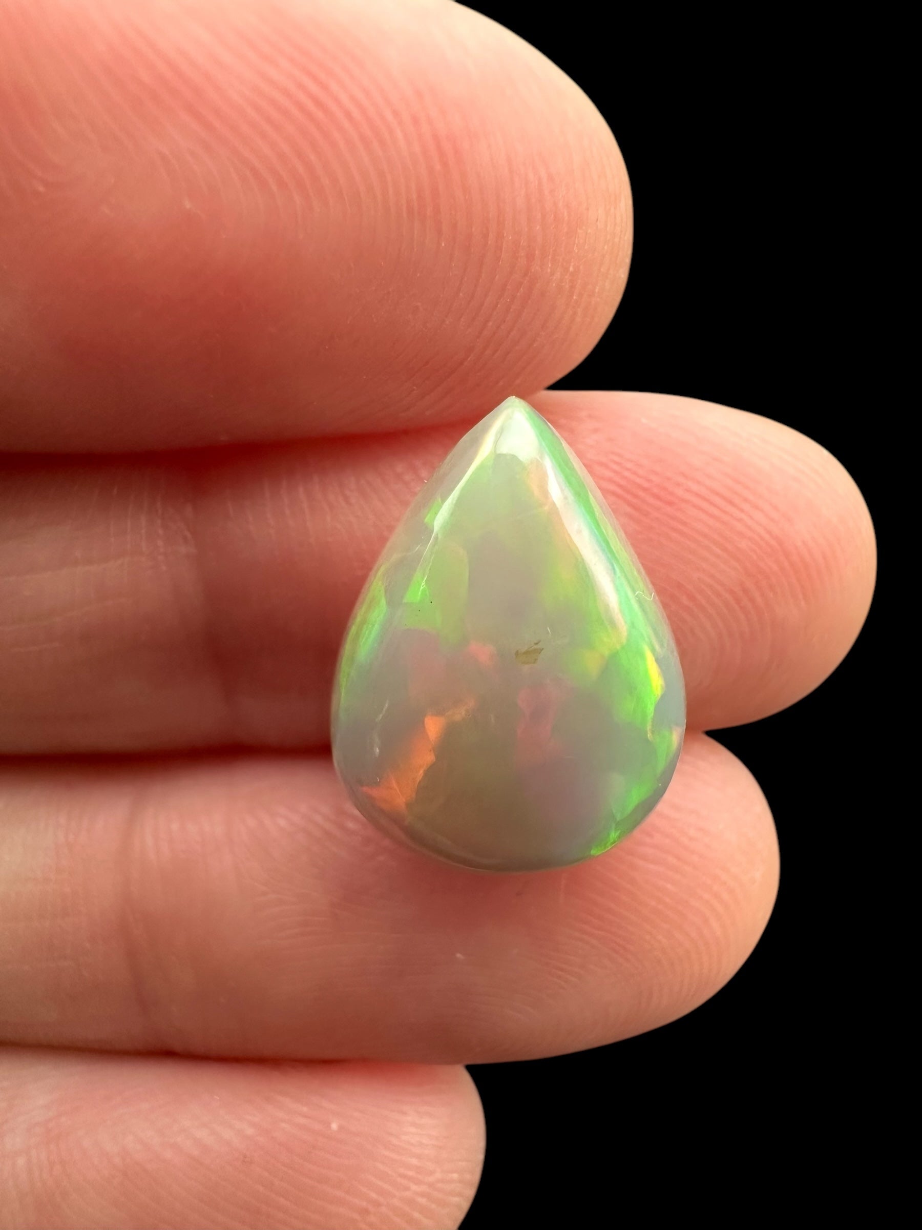 Precious opal cabochon 4,2ct – Welo, Ethiopia - OPK043