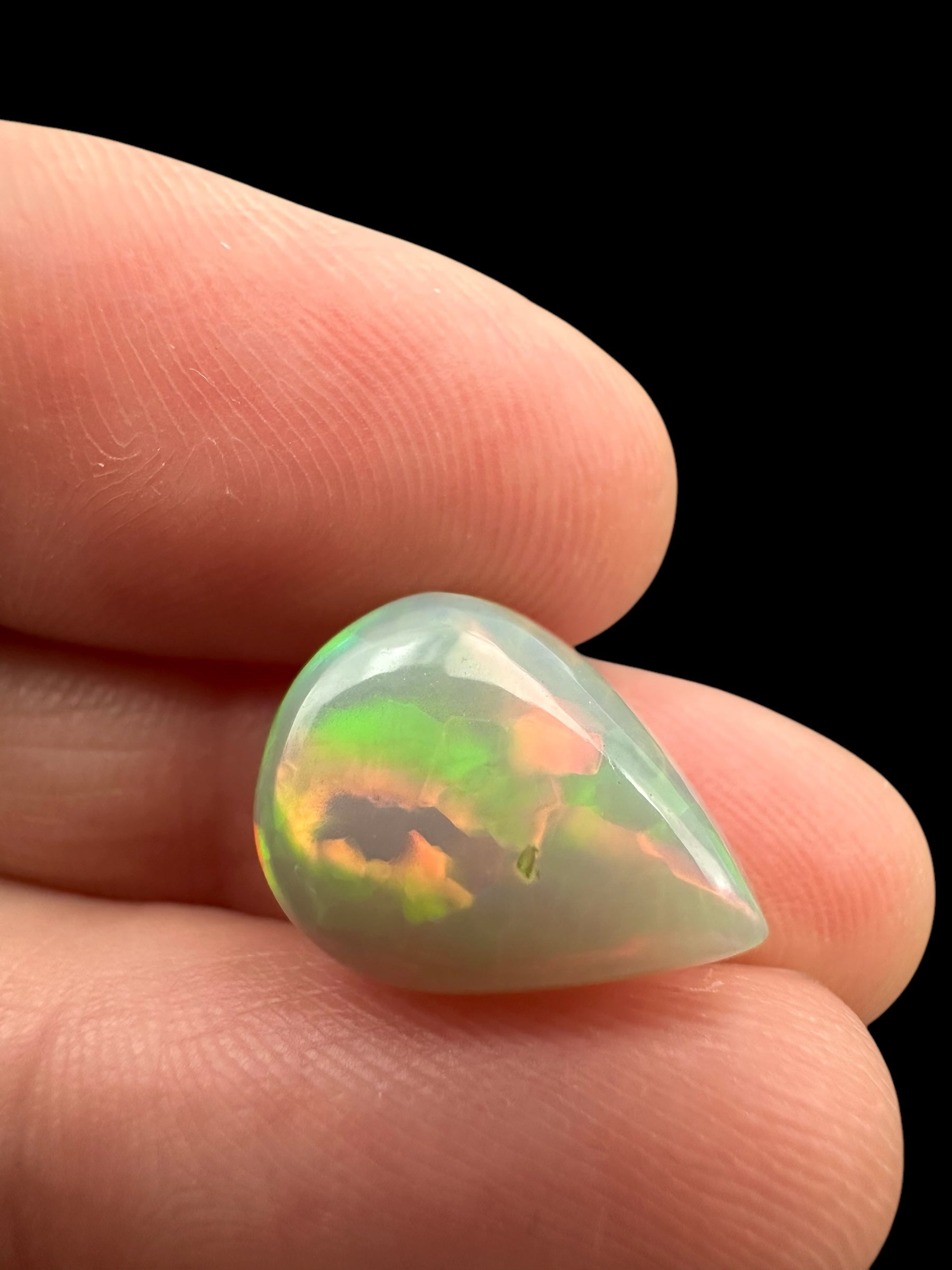 Precious opal cabochon 4,2ct – Welo, Ethiopia - OPK043