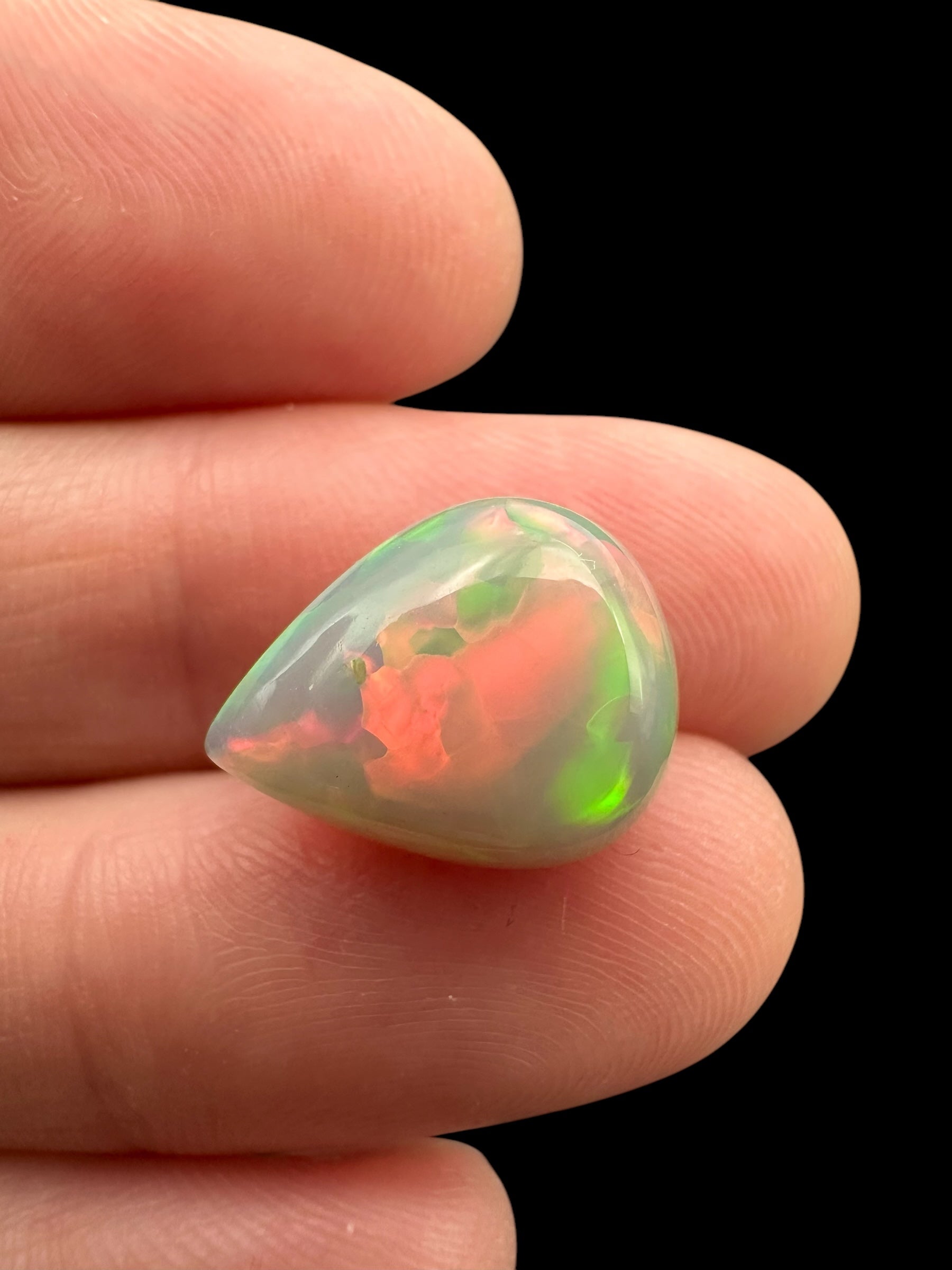 Precious opal cabochon 4,2ct – Welo, Ethiopia - OPK043