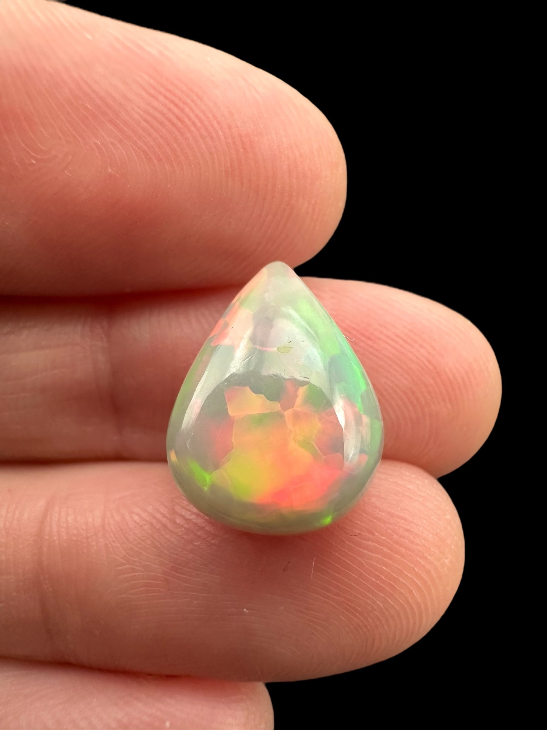 Precious opal cabochon 4,2ct – Welo, Ethiopia