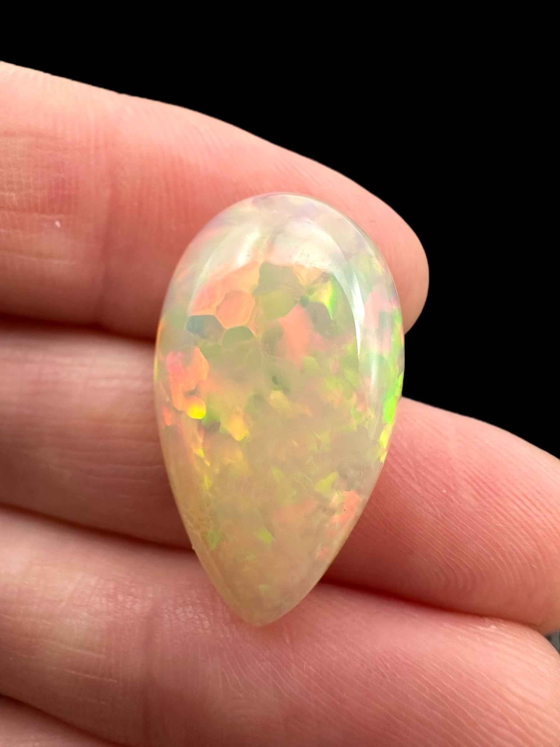 Precious opal cabochon 10,6ct – Welo, Ethiopia - OPK044
