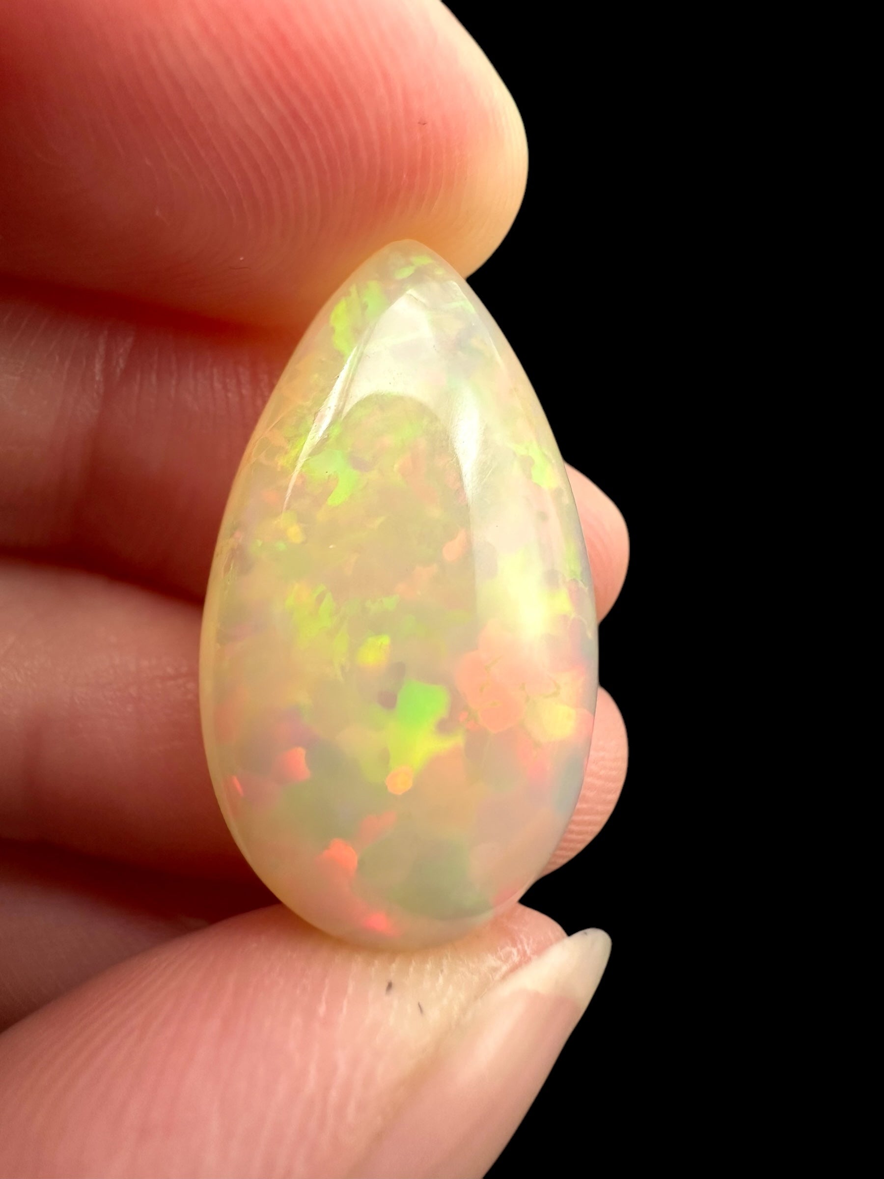 Precious opal cabochon 10,6ct – Welo, Ethiopia - OPK044