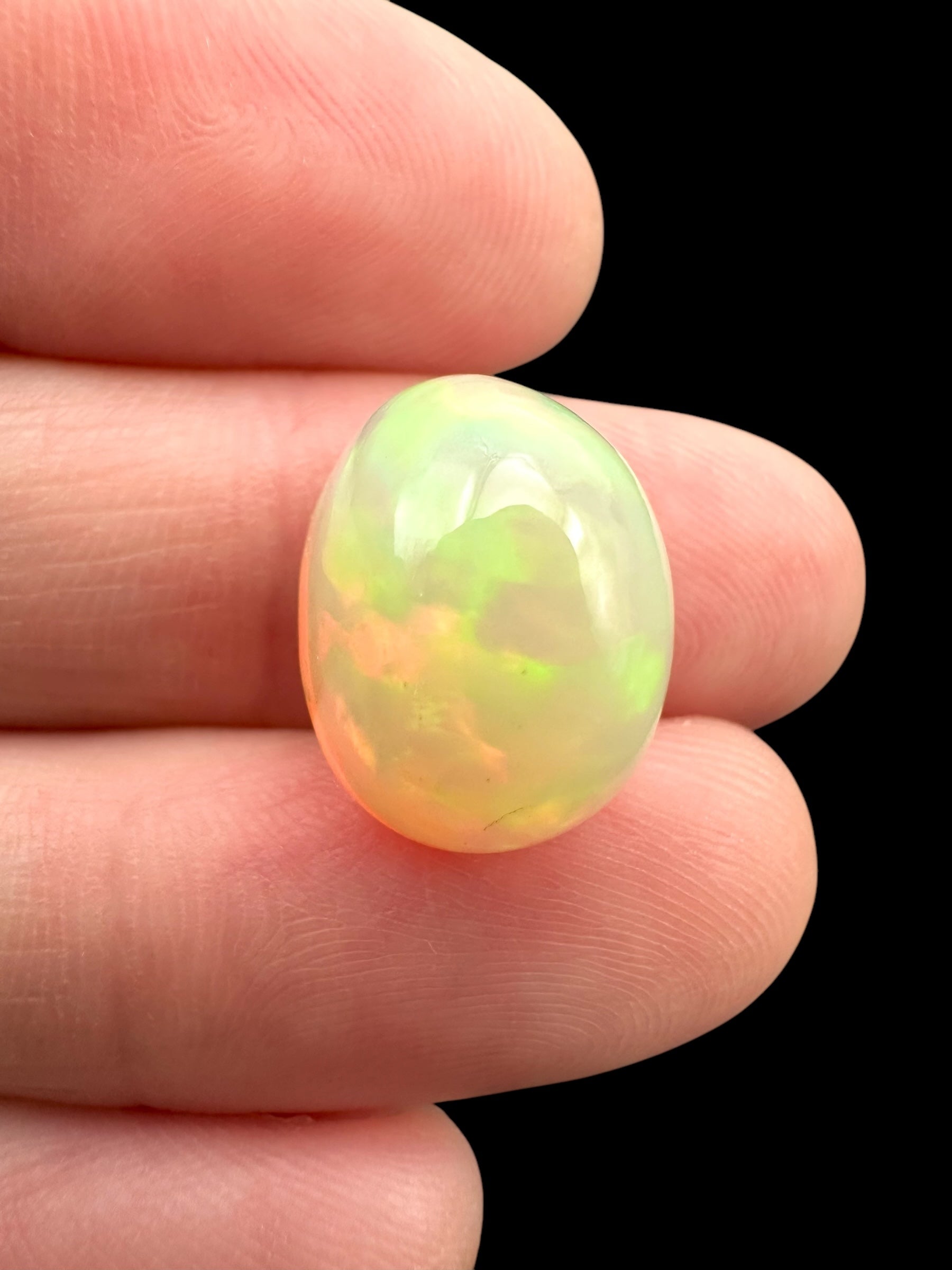 Precious opal cabochon 7,5ct – Welo, Ethiopia