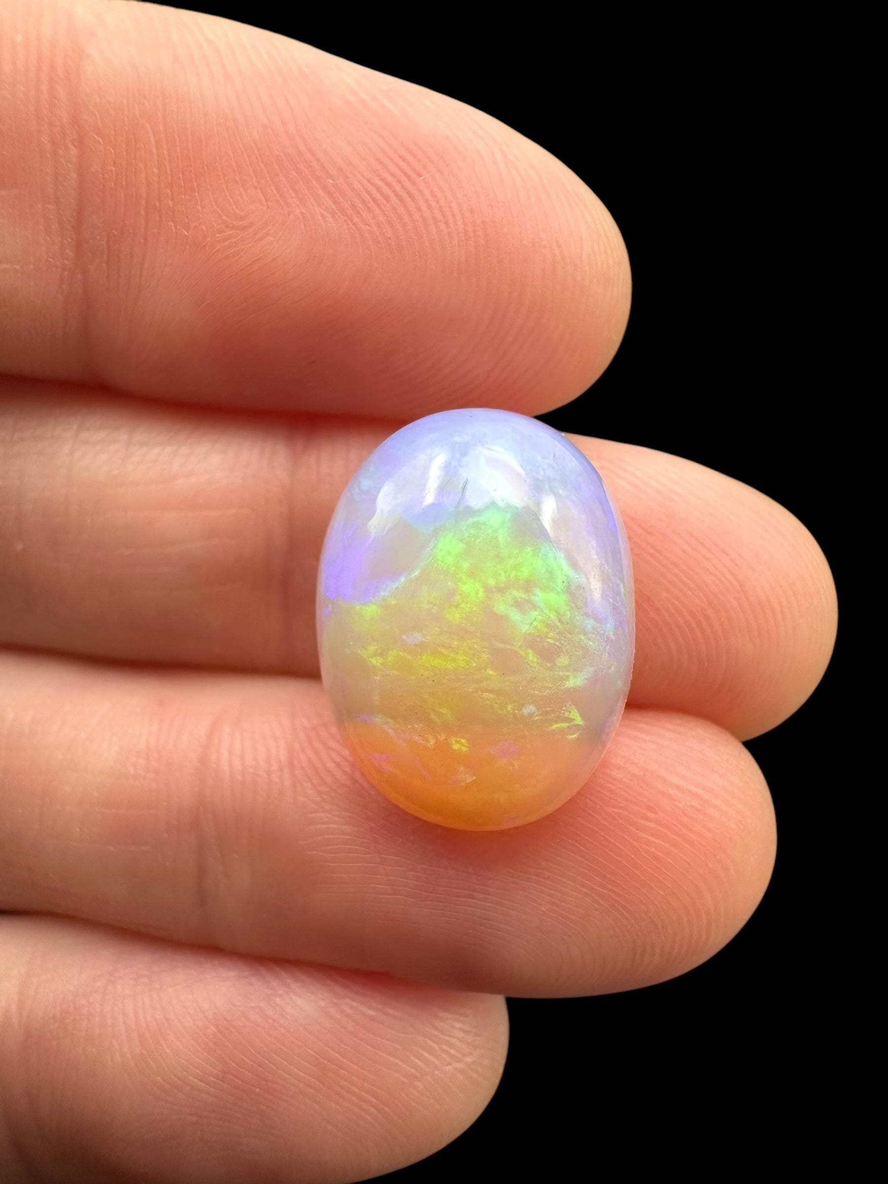 Precious opal cabochon 6,2ct – Welo, Ethiopia