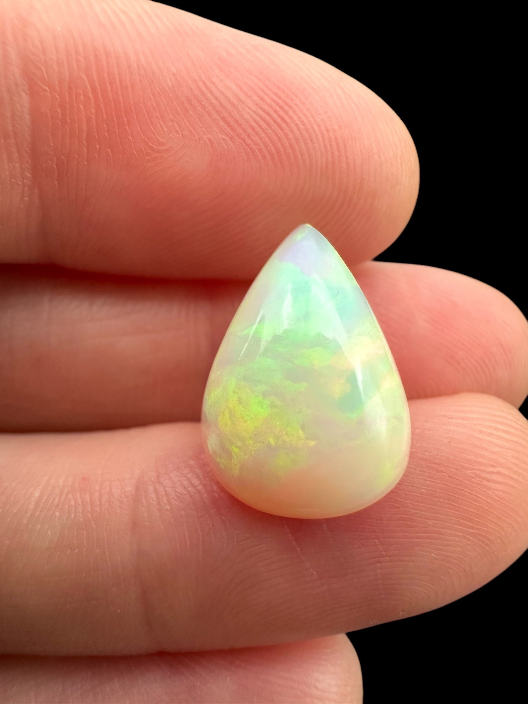 Precious opal cabochon 4,1ct – Welo, Ethiopia - OPK047