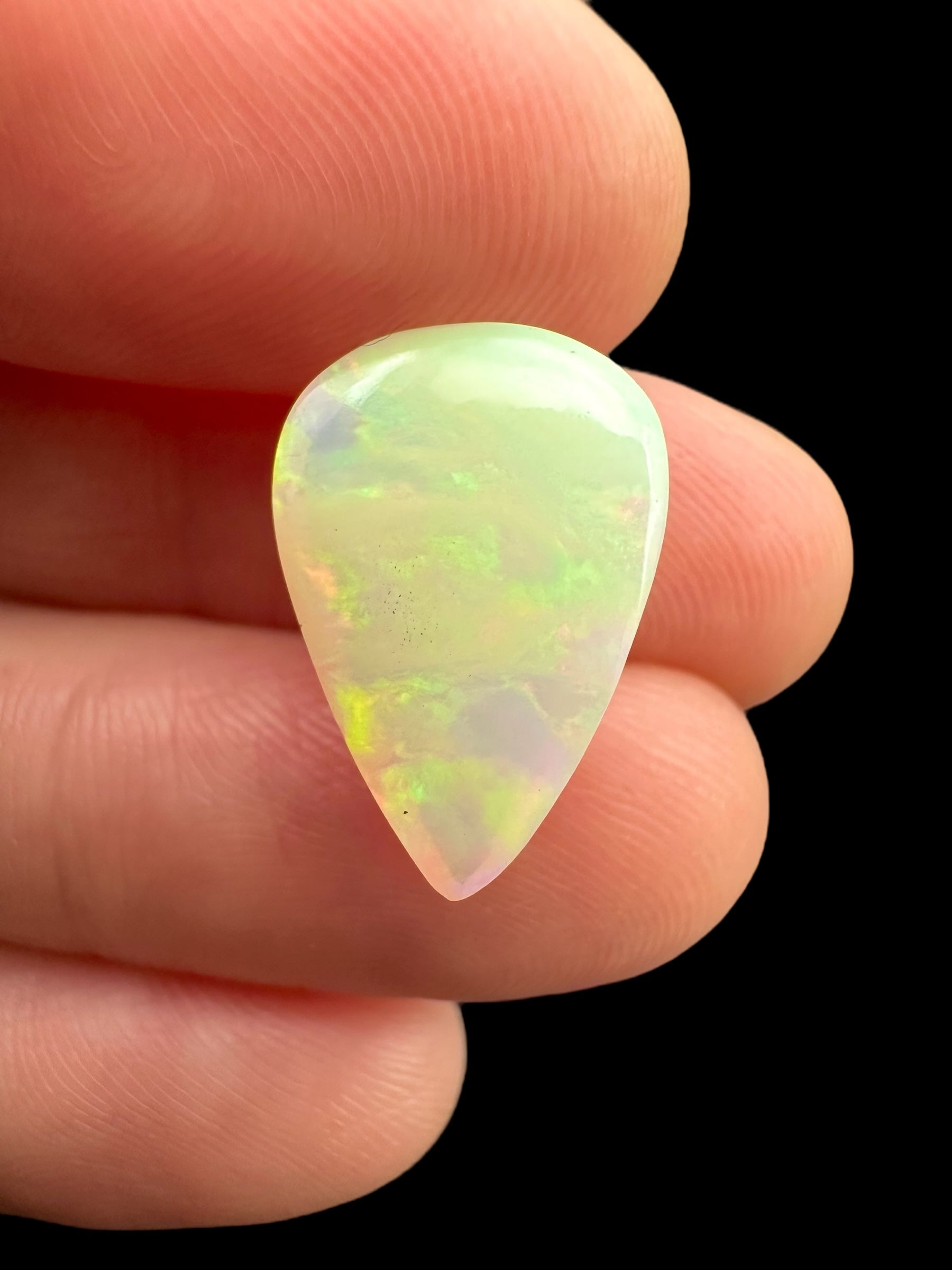 Precious opal cabochon 4,1ct – Welo, Ethiopia - OPK047