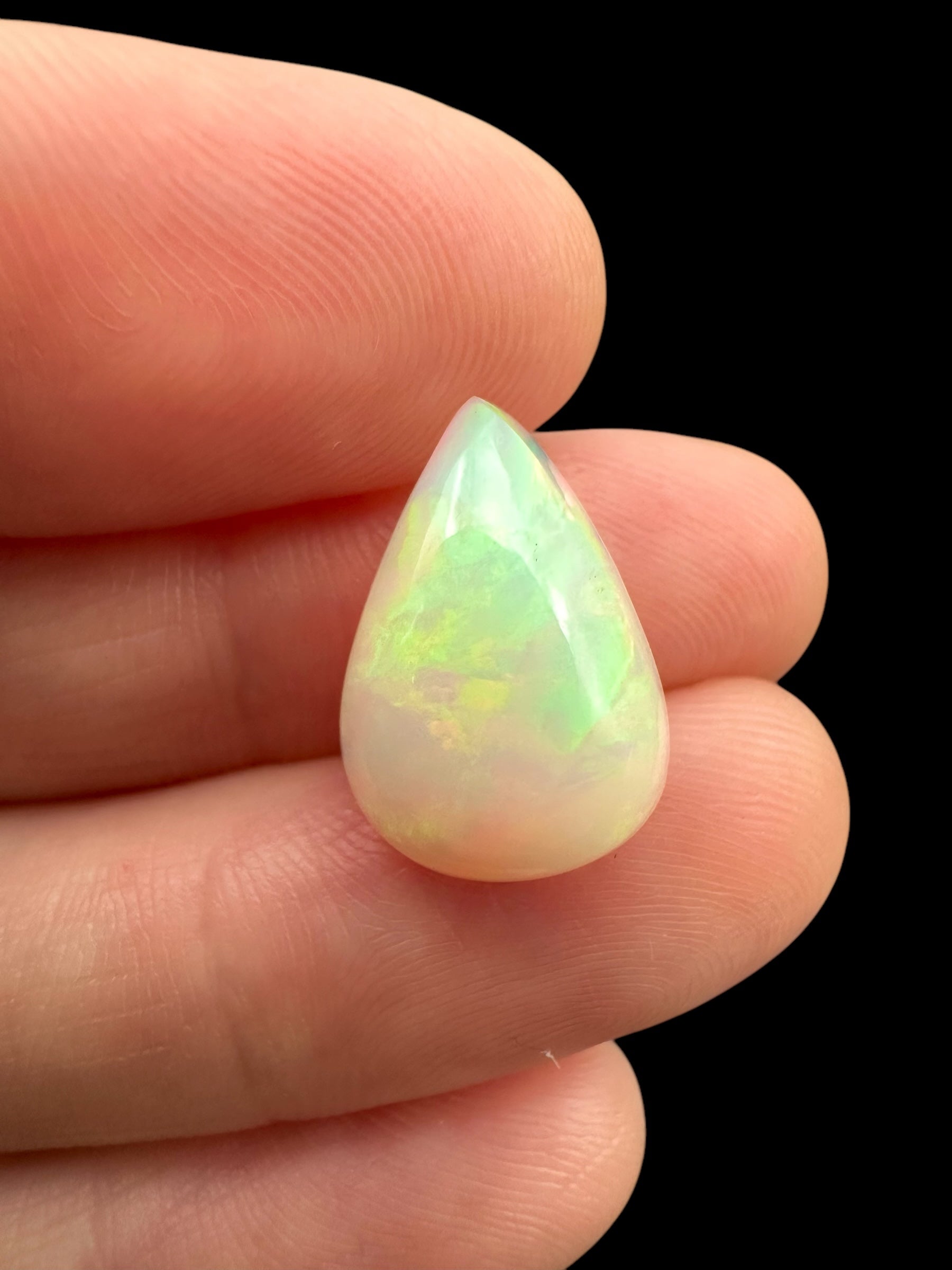 Precious opal cabochon 4,1ct – Welo, Ethiopia - OPK047