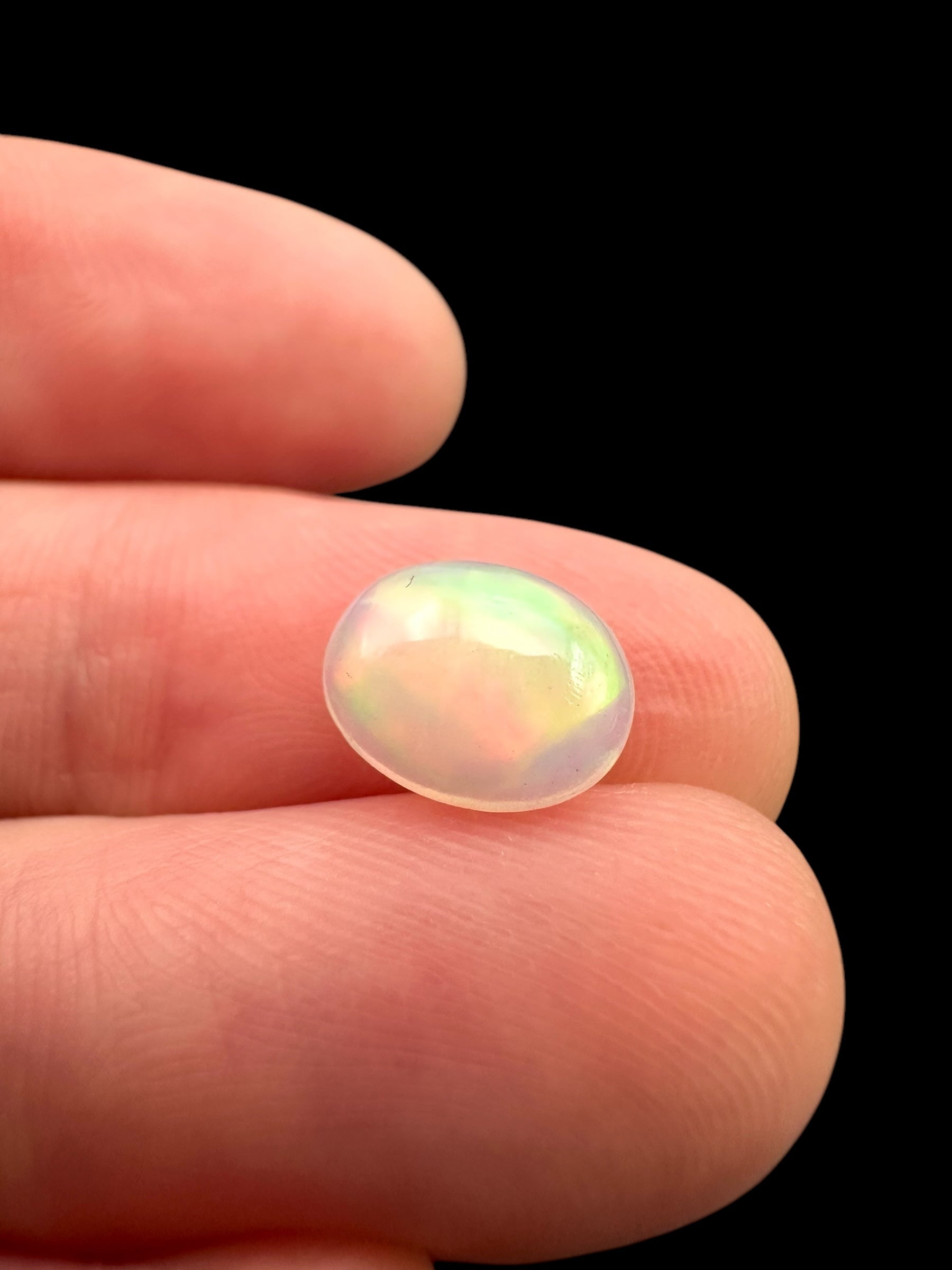 Precious opal cabochon 1,1ct – Welo, Ethiopia - OPK049