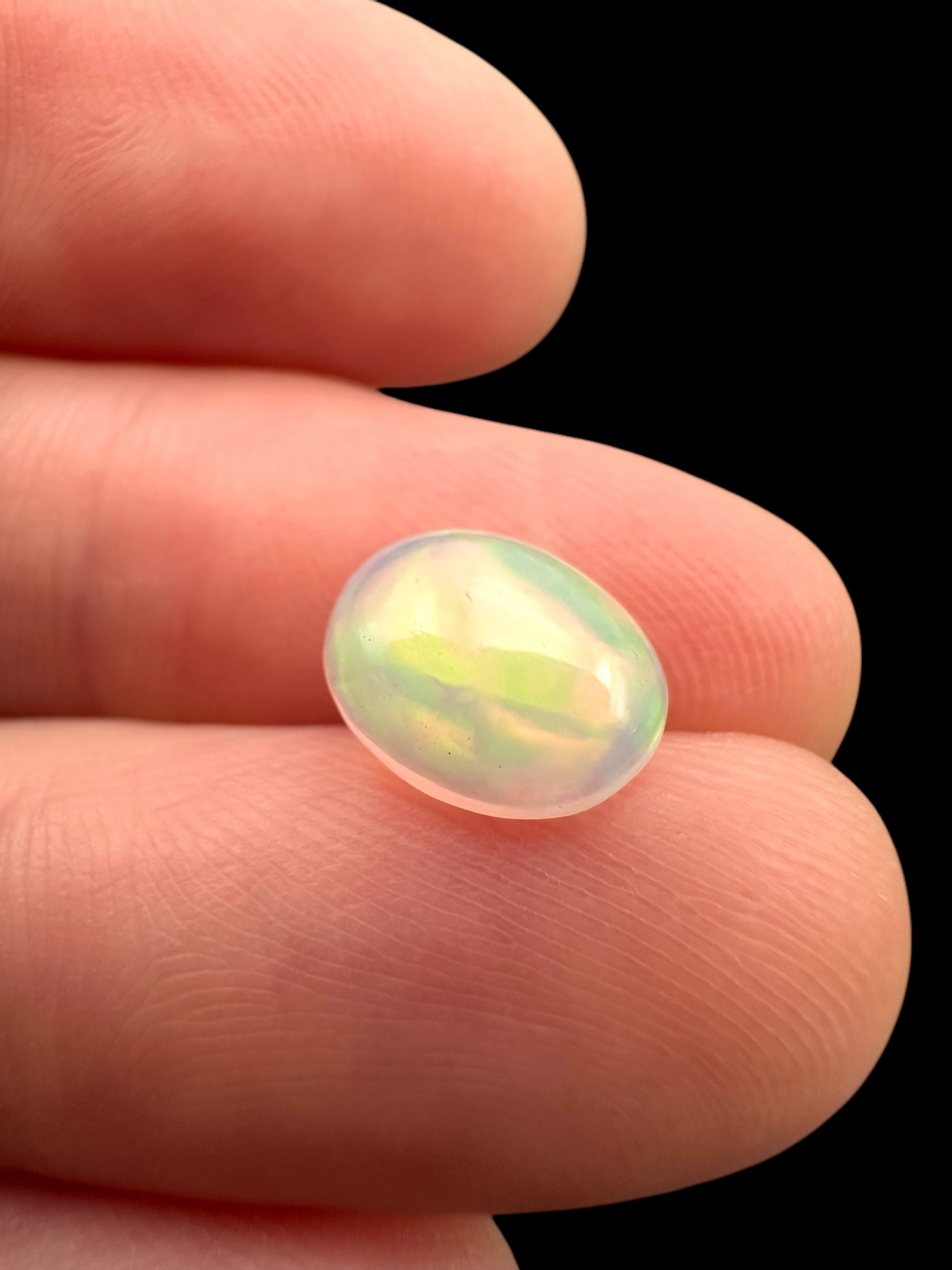 Precious opal cabochon 1,1ct – Welo, Ethiopia - OPK049