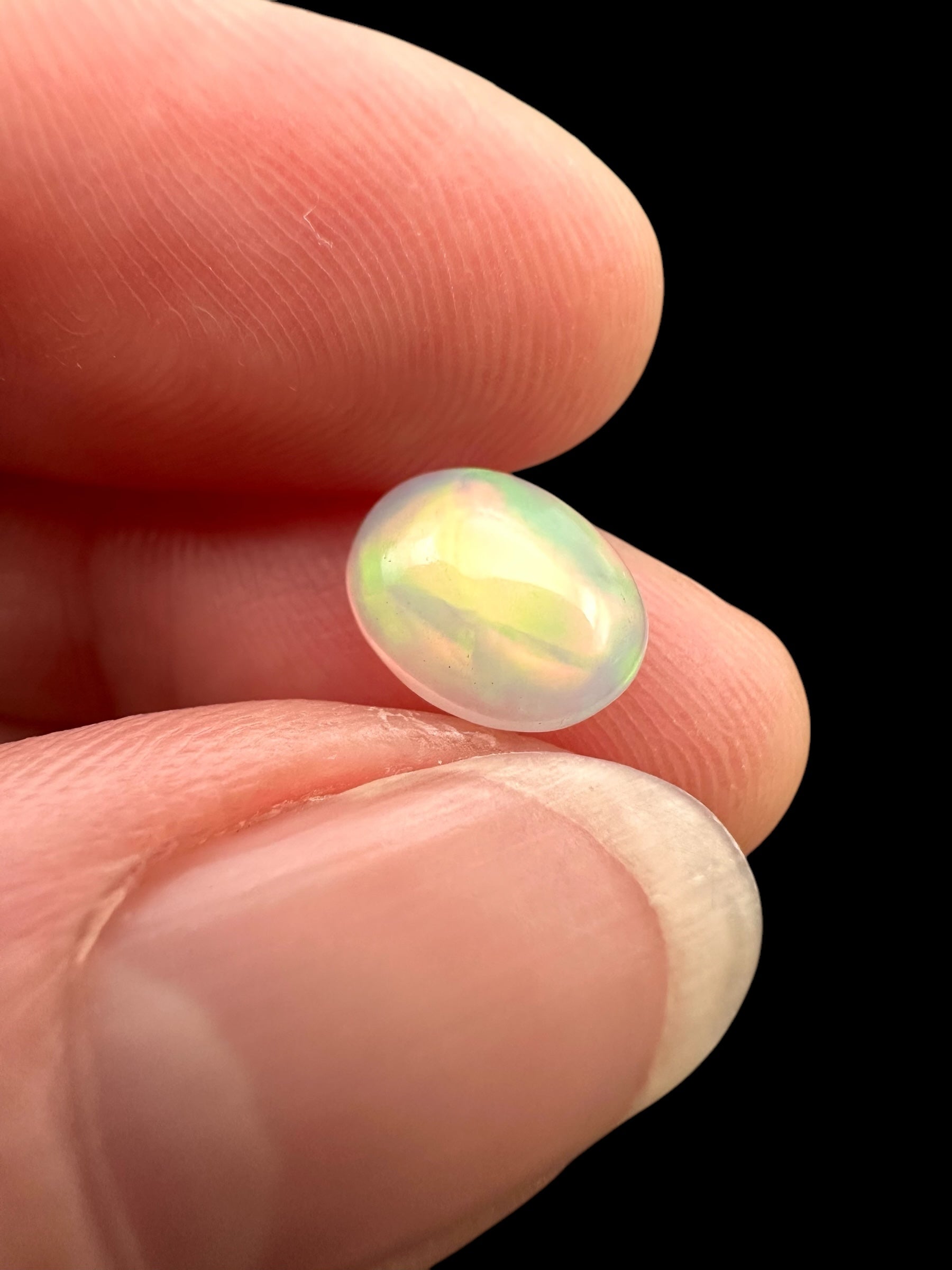 Precious opal cabochon 1,1ct – Welo, Ethiopia - OPK049