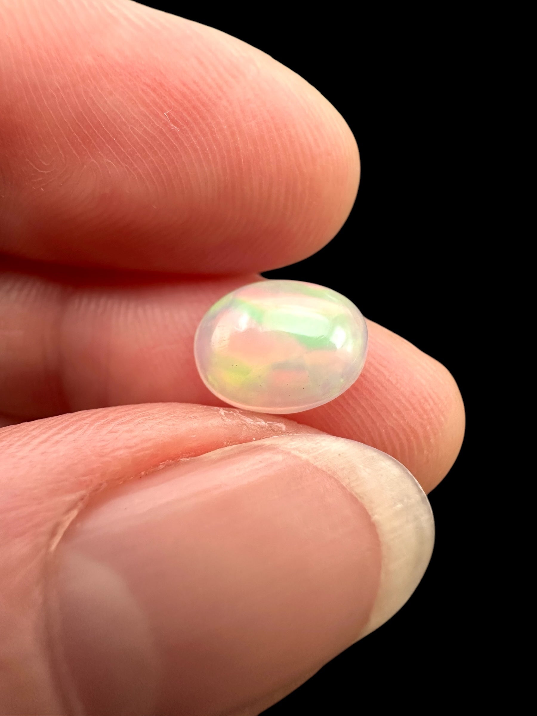 Precious opal cabochon 1,1ct – Welo, Ethiopia - OPK049