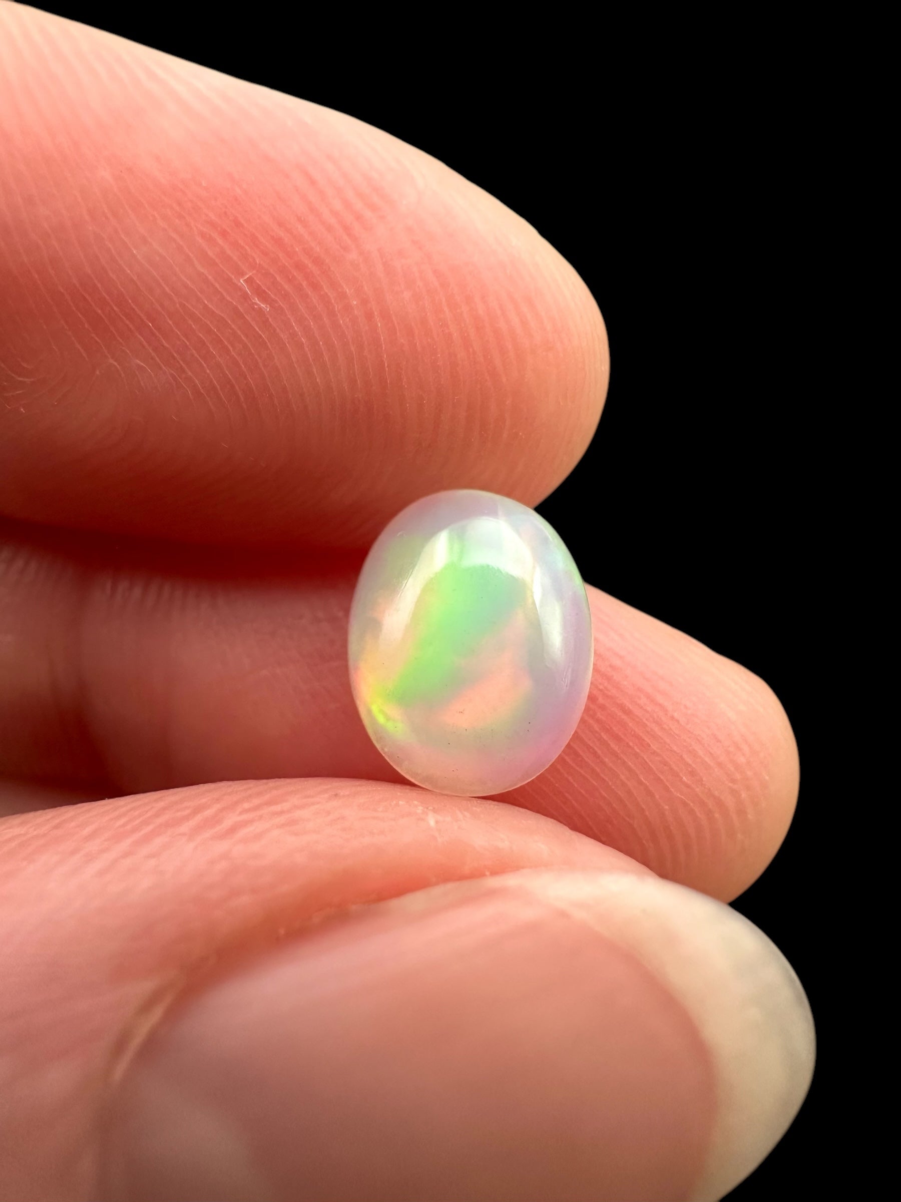 Precious opal cabochon 1,1ct – Welo, Ethiopia