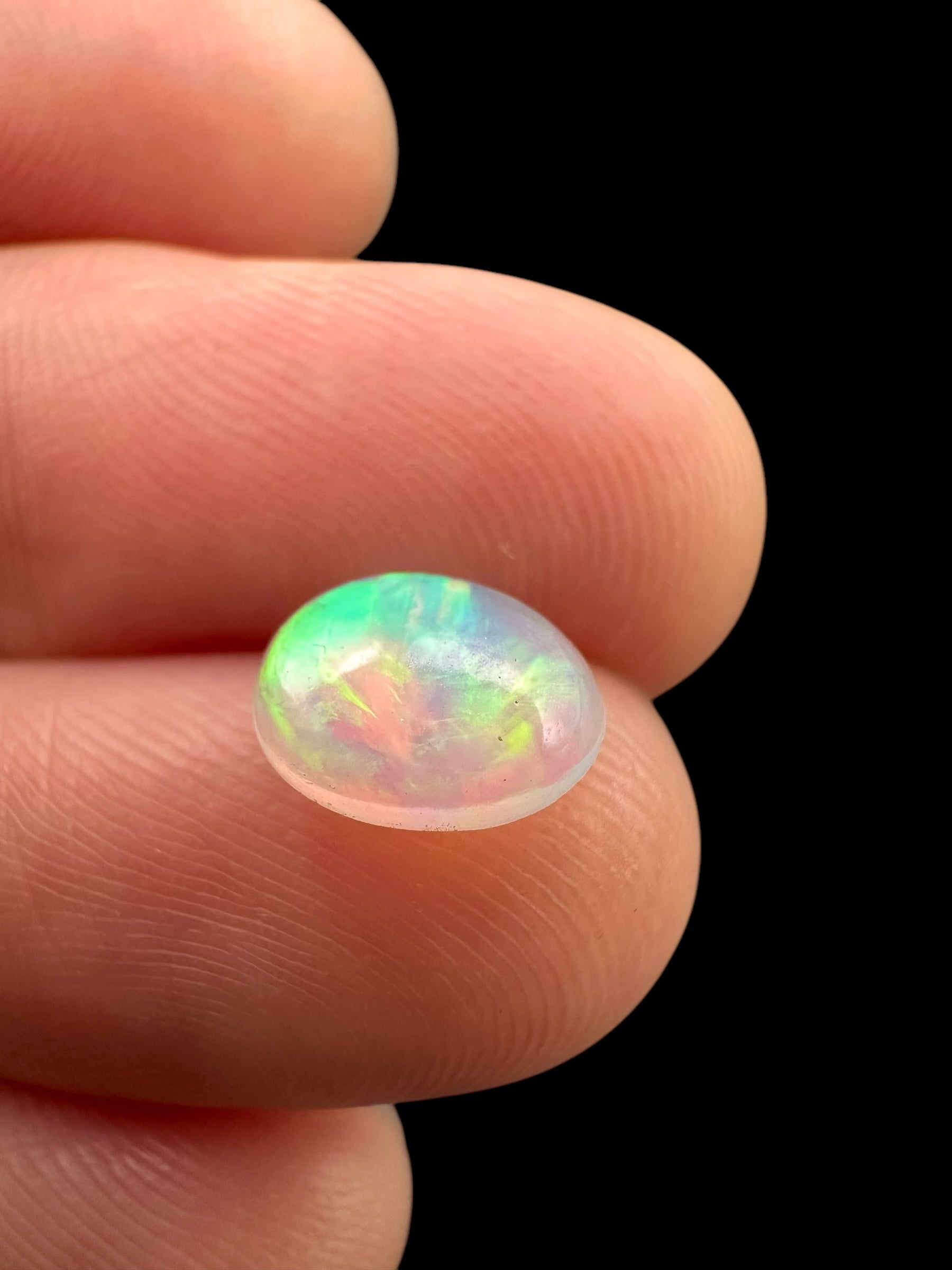 Precious opal cabochon 0,6ct – Welo, Ethiopia - OPK052