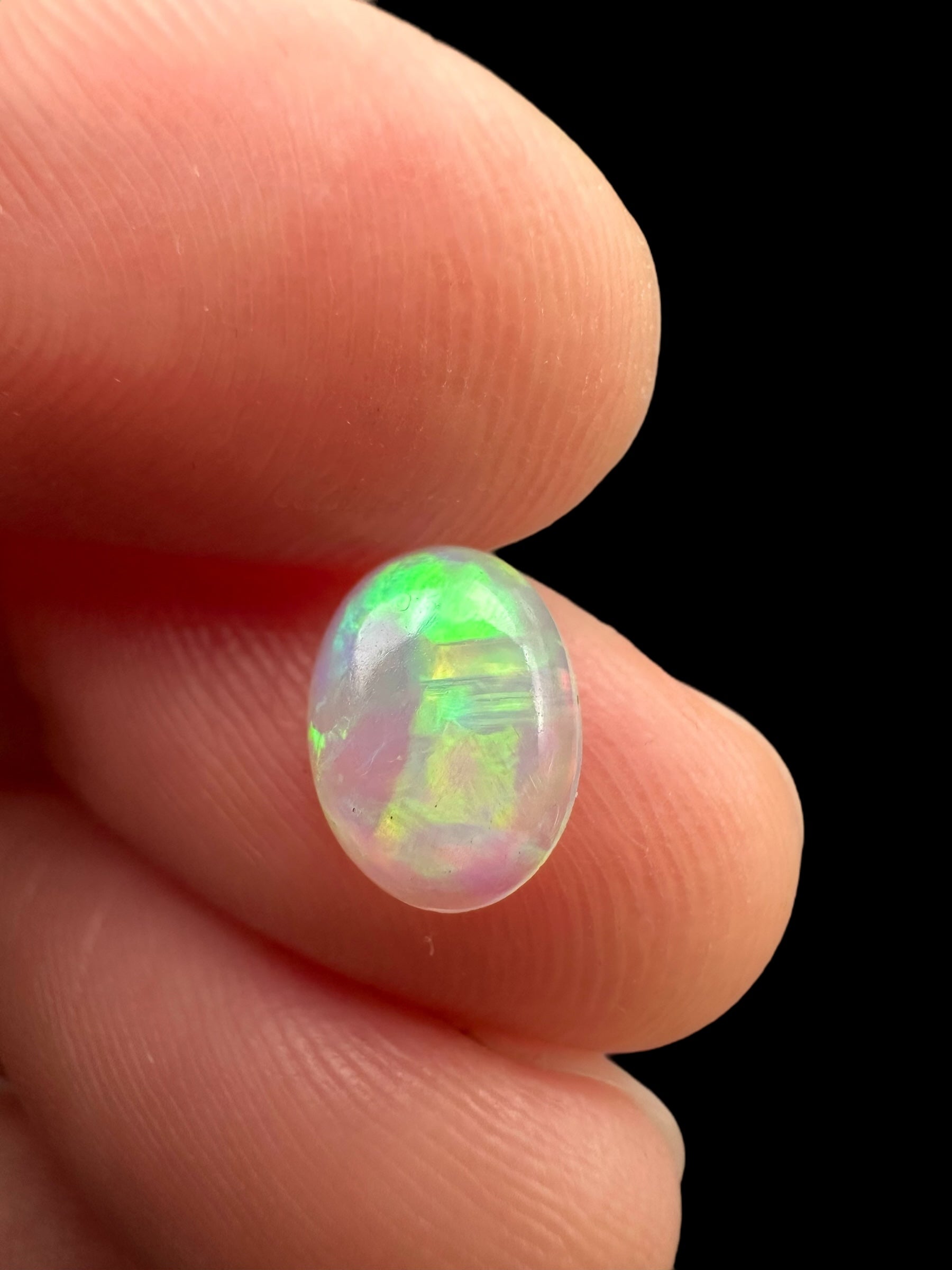 Precious opal cabochon 0,6ct – Welo, Ethiopia - OPK052