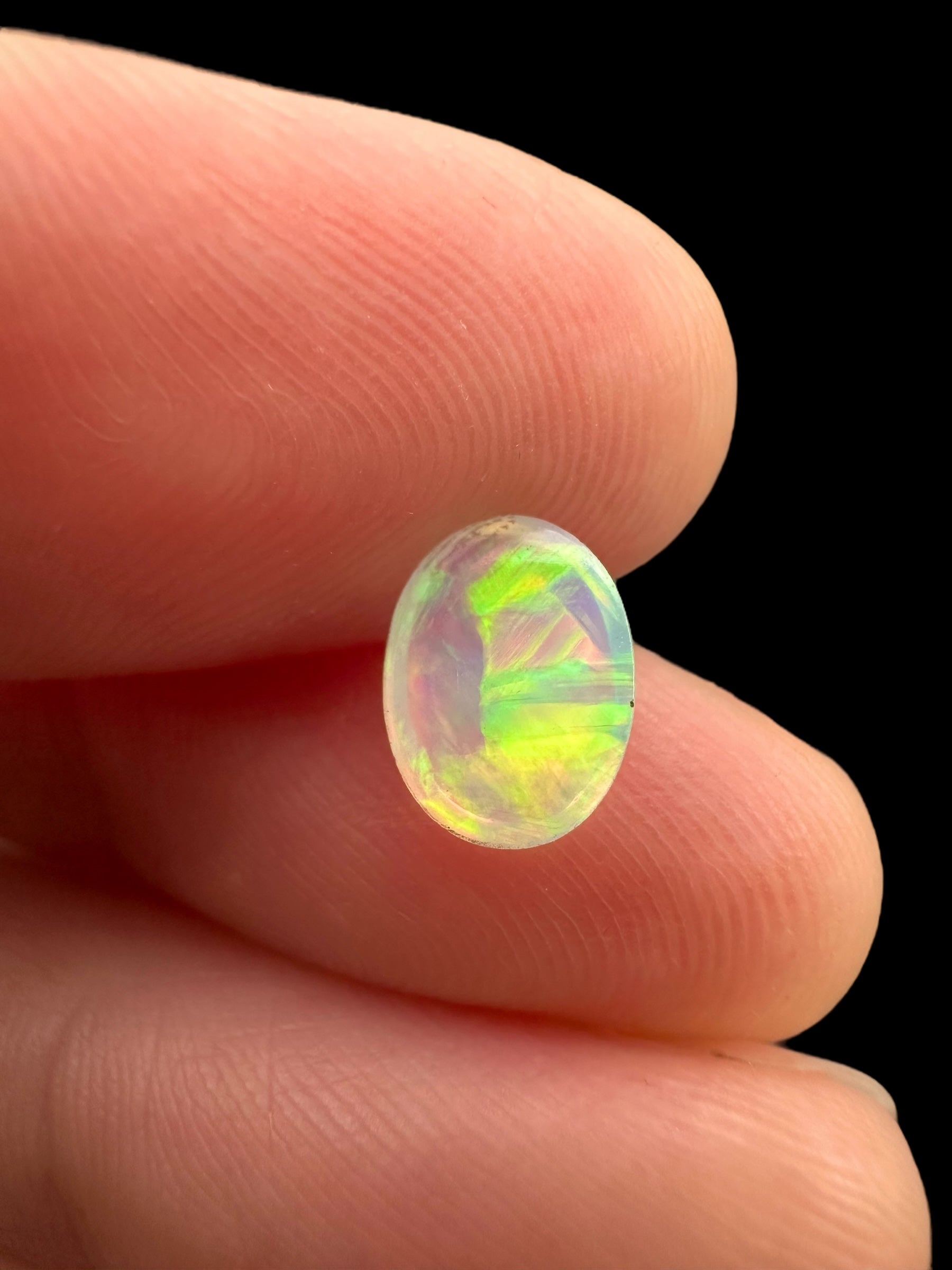 Precious opal cabochon 0,6ct – Welo, Ethiopia - OPK052